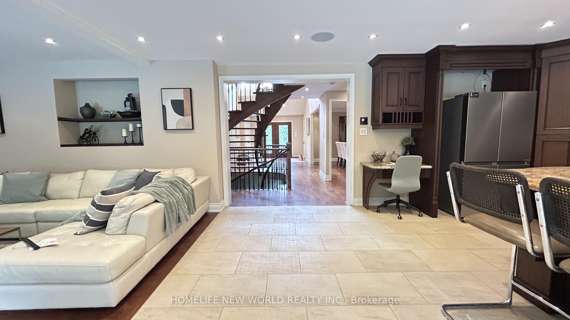 Photo 4 of 43 Lunau Lane, Markham, Aileen-Willowbrook — HOMEH