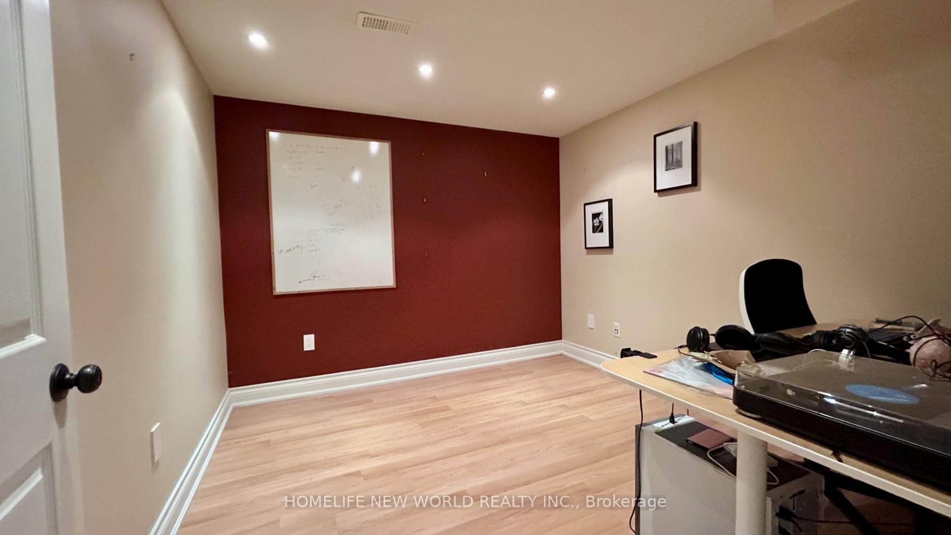 Photo 18 of 43 Lunau Lane, Markham, Aileen-Willowbrook — HOMEH