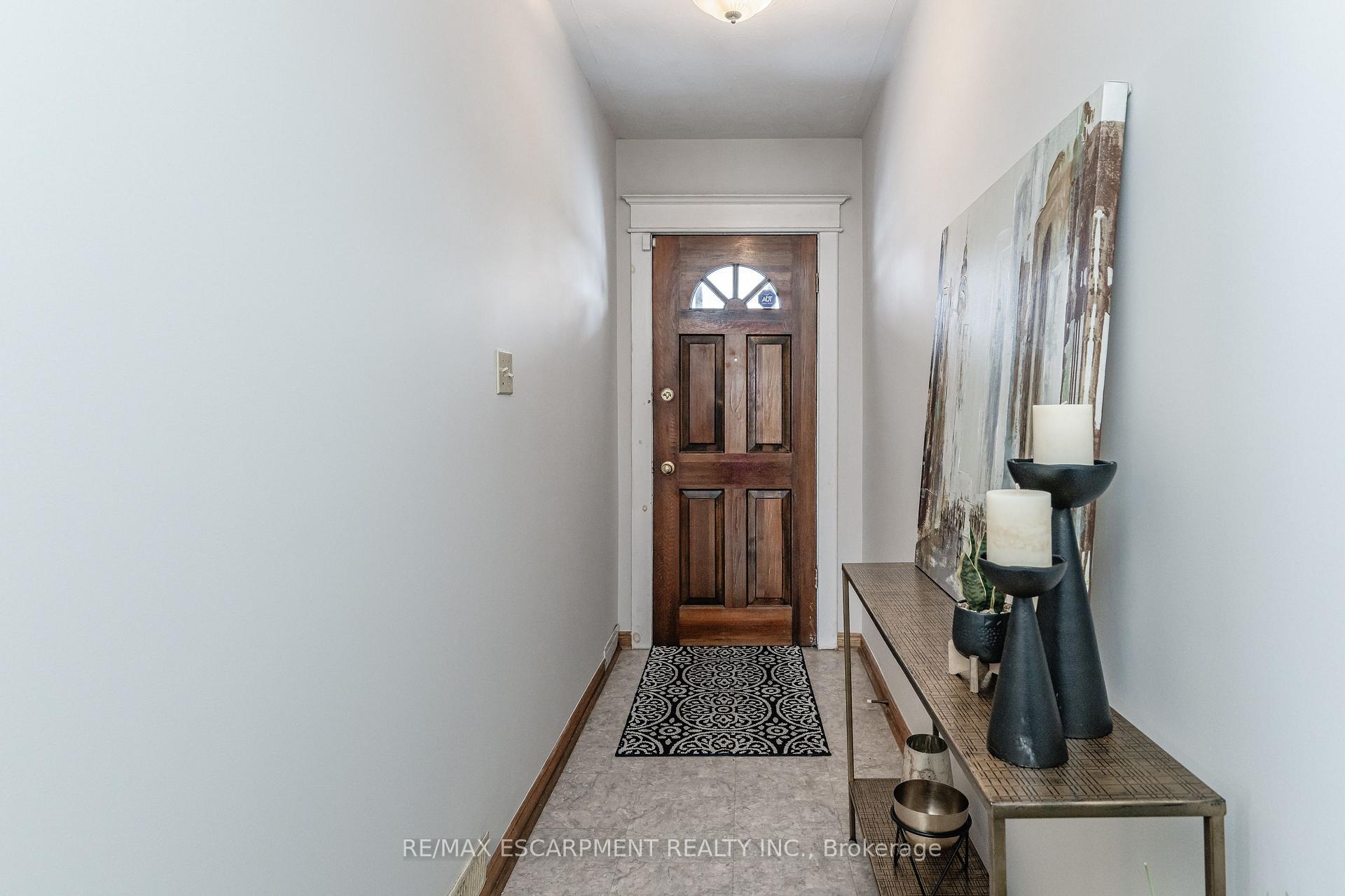 Photo 5 of 89 Belview Avenue, Hamilton, Crown Point — HOMEH
