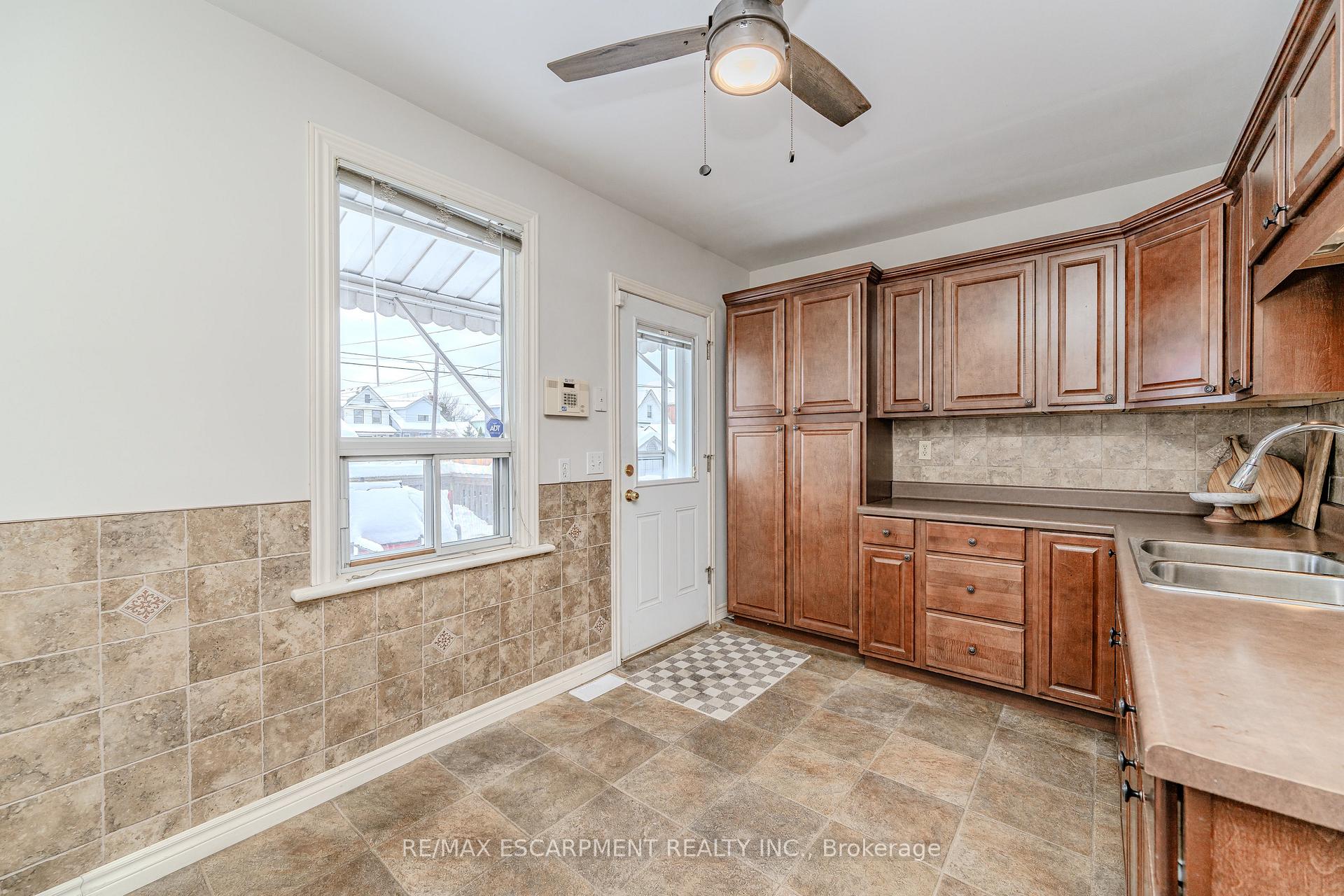 Photo 11 of 89 Belview Avenue, Hamilton, Crown Point — HOMEH
