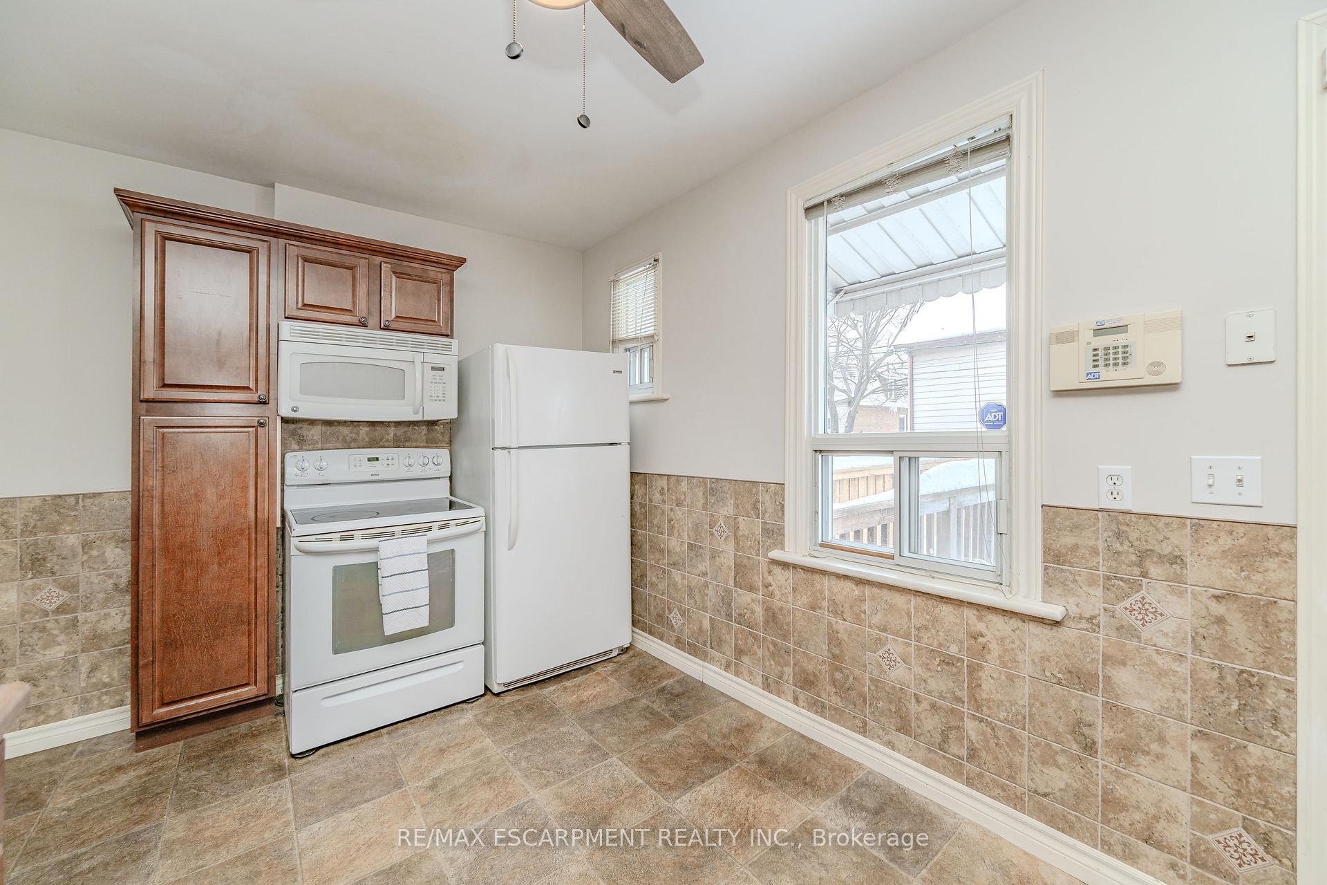 Photo 17 of 89 Belview Avenue, Hamilton, Crown Point — HOMEH