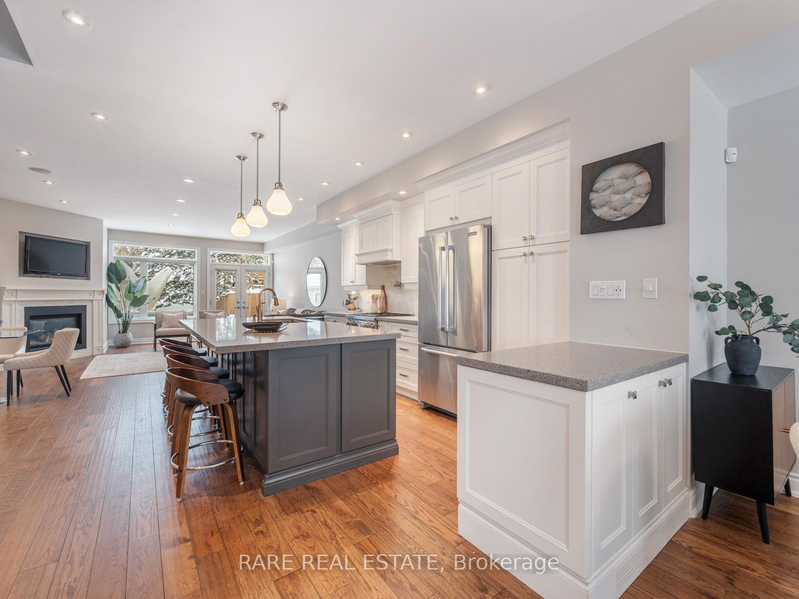 Photo 8 of 24 Le May Road, Toronto, Mount Pleasant East — HOMEH