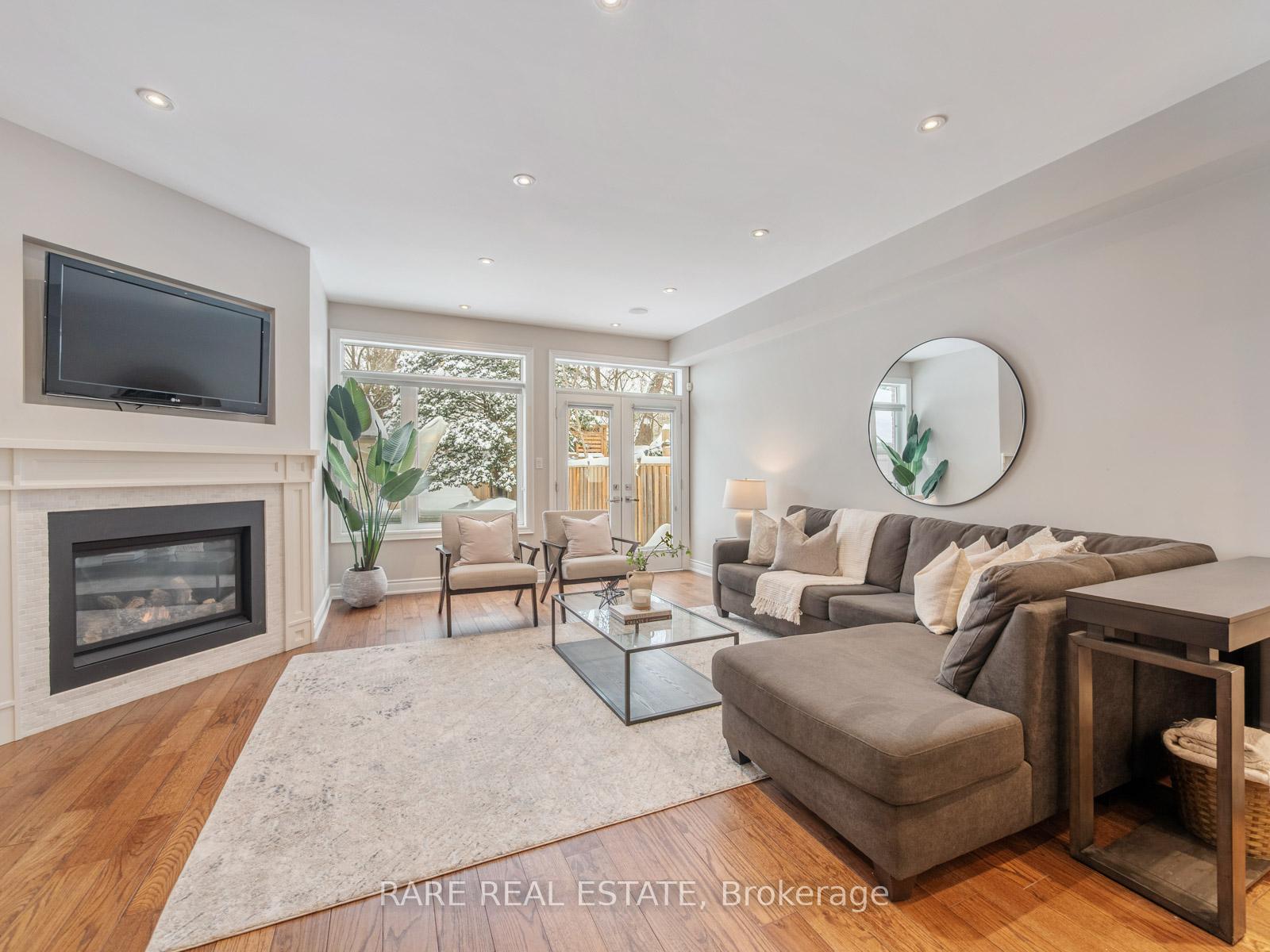 Photo 13 of 24 Le May Road, Toronto, Mount Pleasant East — HOMEH