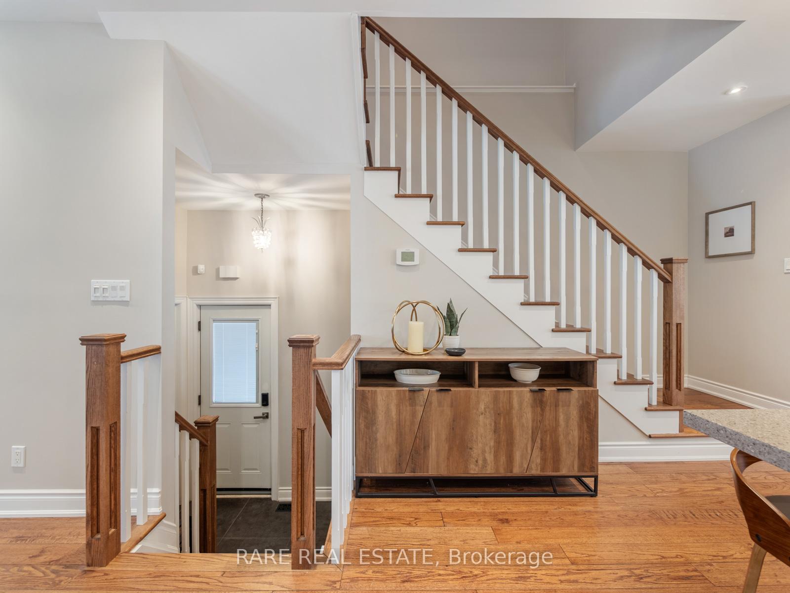 Photo 12 of 24 Le May Road, Toronto, Mount Pleasant East — HOMEH