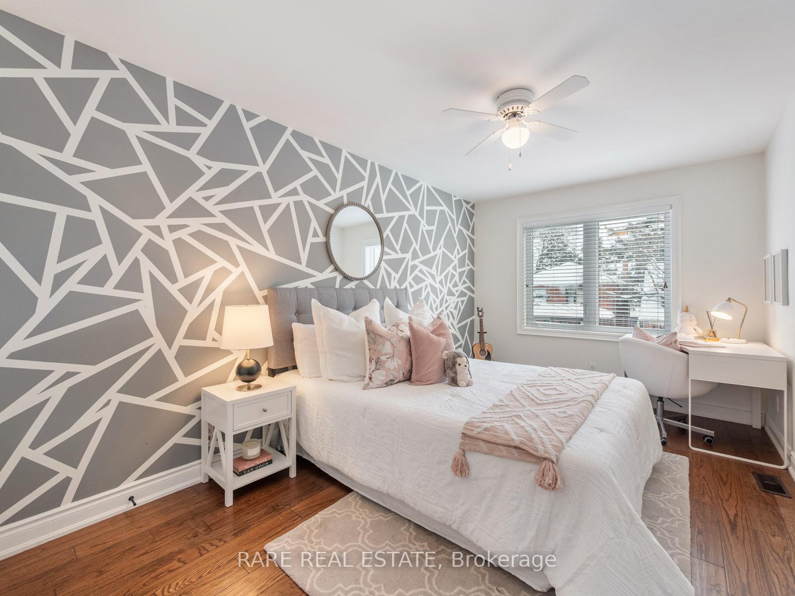 Photo 14 of 24 Le May Road, Toronto, Mount Pleasant East — HOMEH