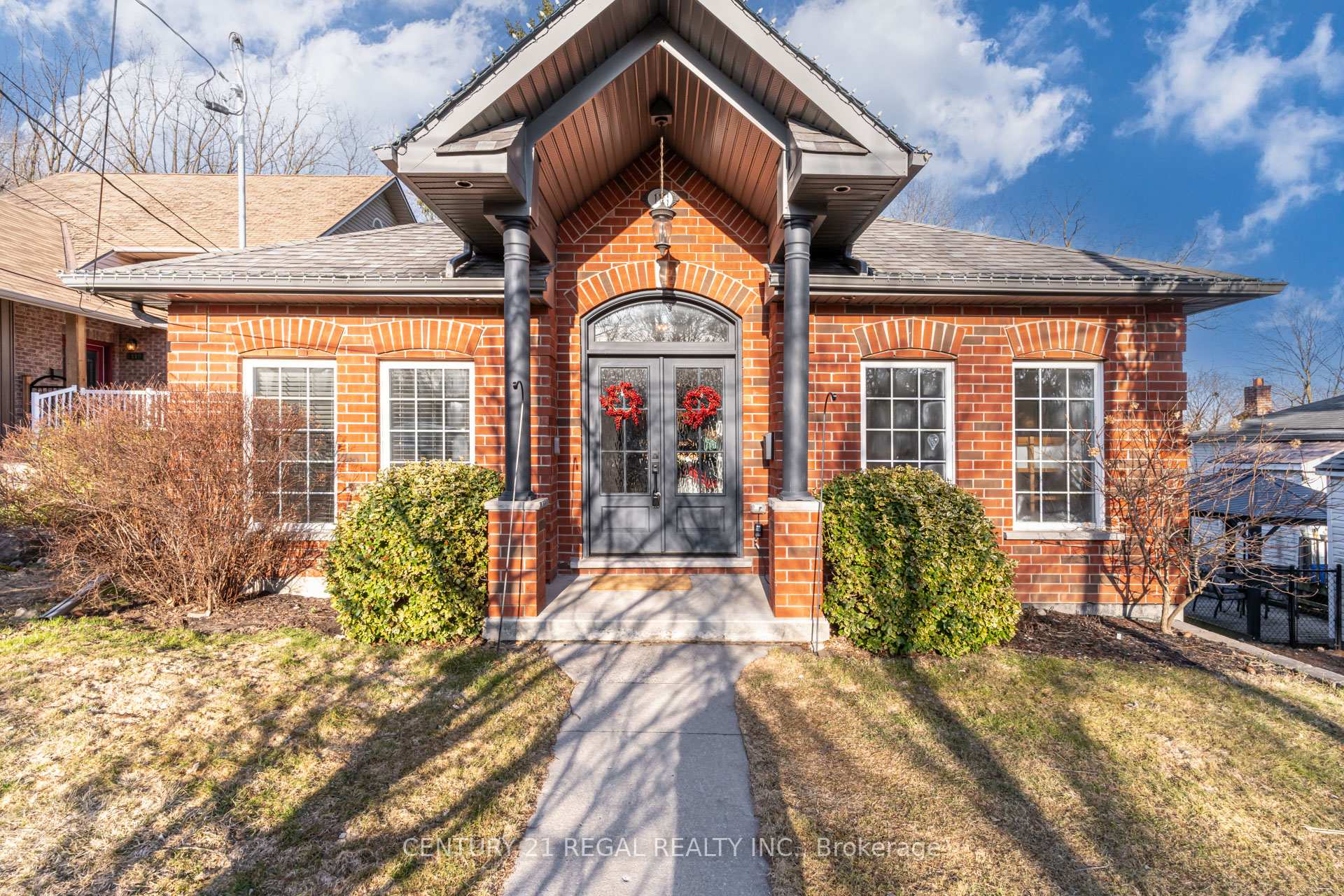 Photo 1 of 115 Sydenham Street, Hamilton, Dundas — HOMEH