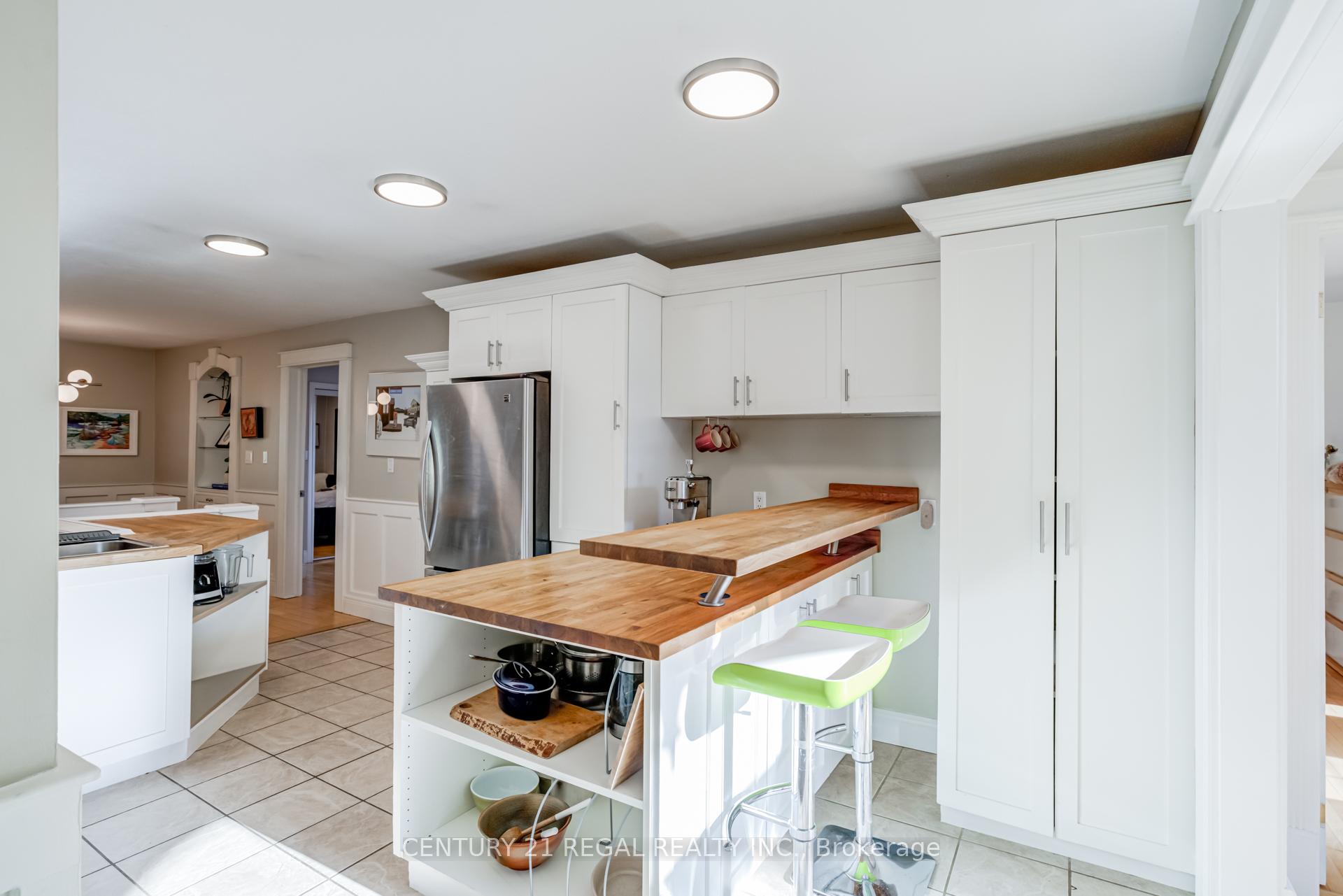 Photo 8 of 115 Sydenham Street, Hamilton, Dundas — HOMEH