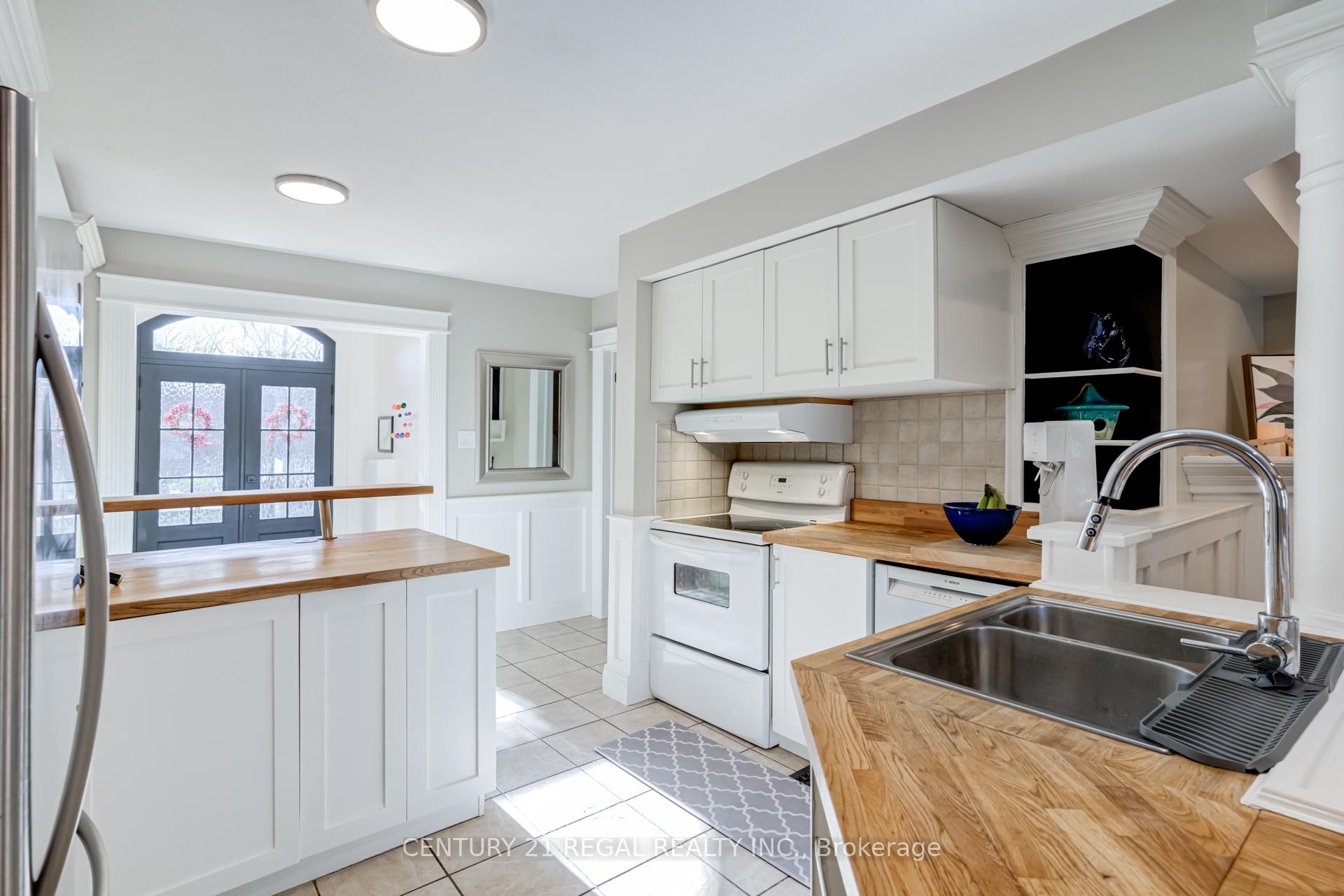 Photo 11 of 115 Sydenham Street, Hamilton, Dundas — HOMEH