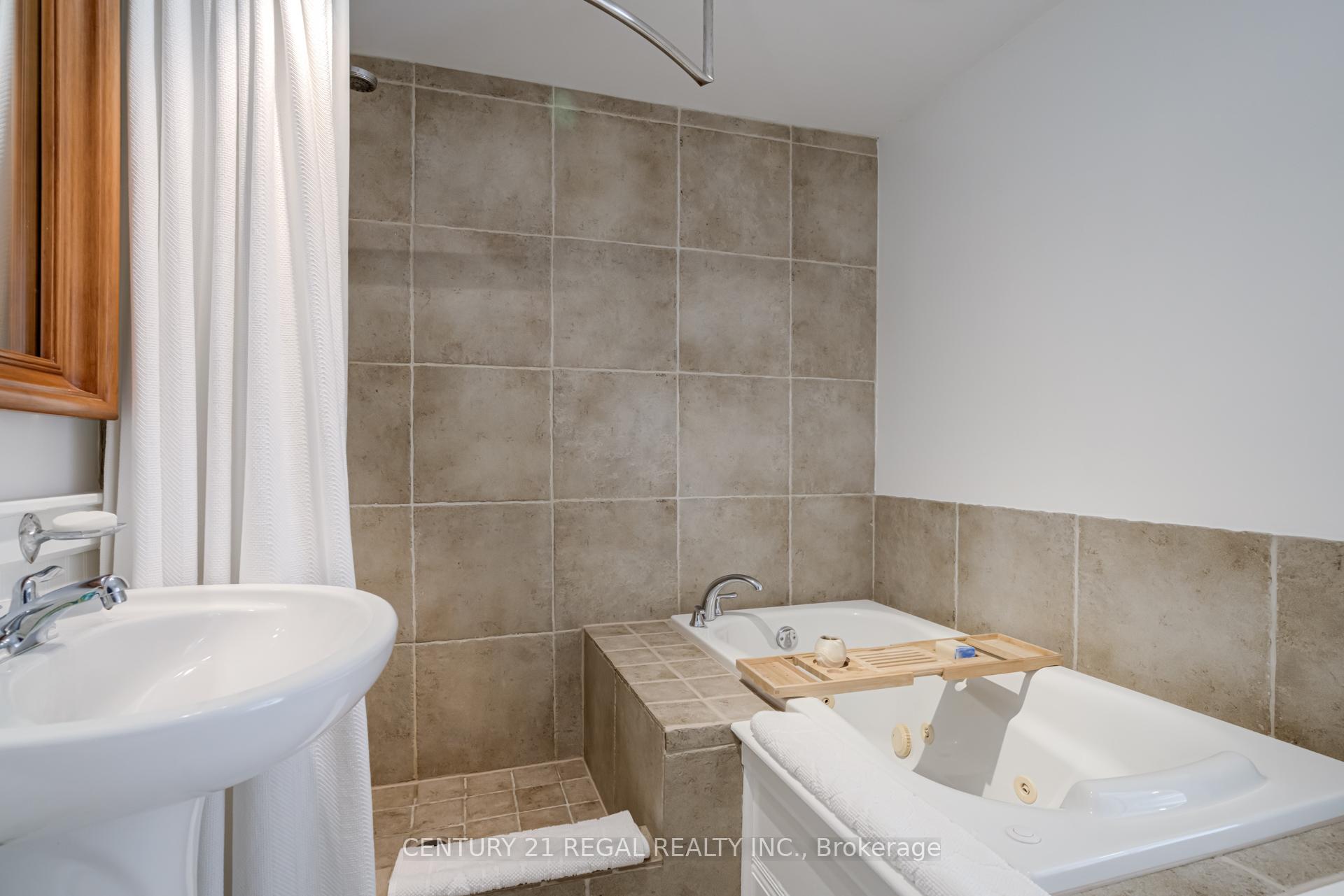 Photo 25 of 115 Sydenham Street, Hamilton, Dundas — HOMEH