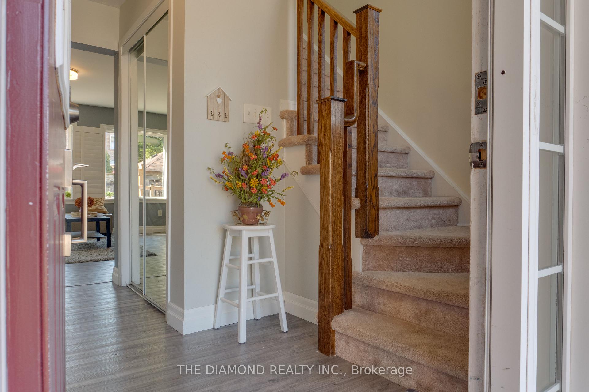 Photo 3 of 82 Blackbird Circle, Cambridge — HOMEH