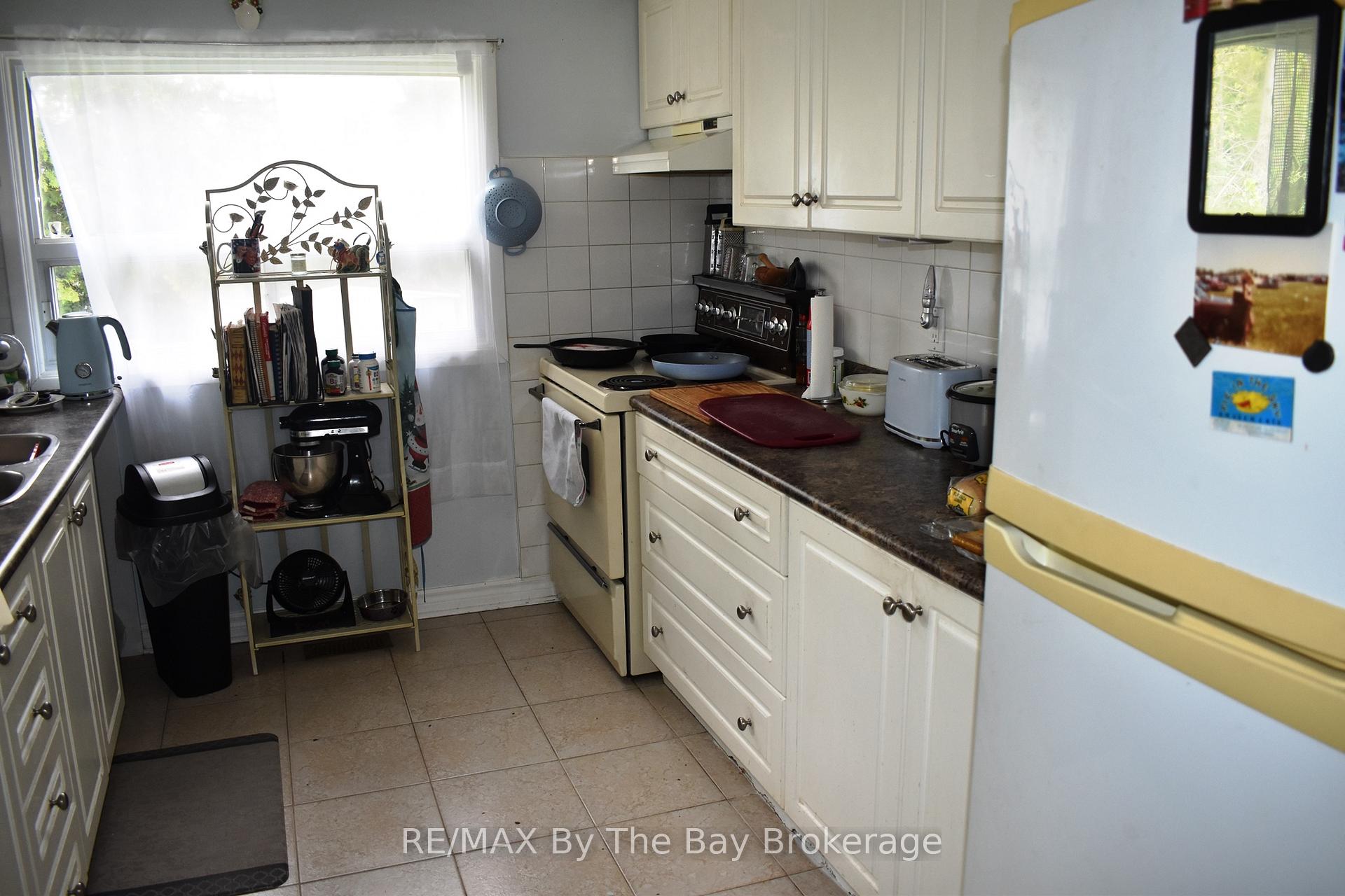 Photo 6 of 810 River Road E, Wasaga Beach — HOMEH