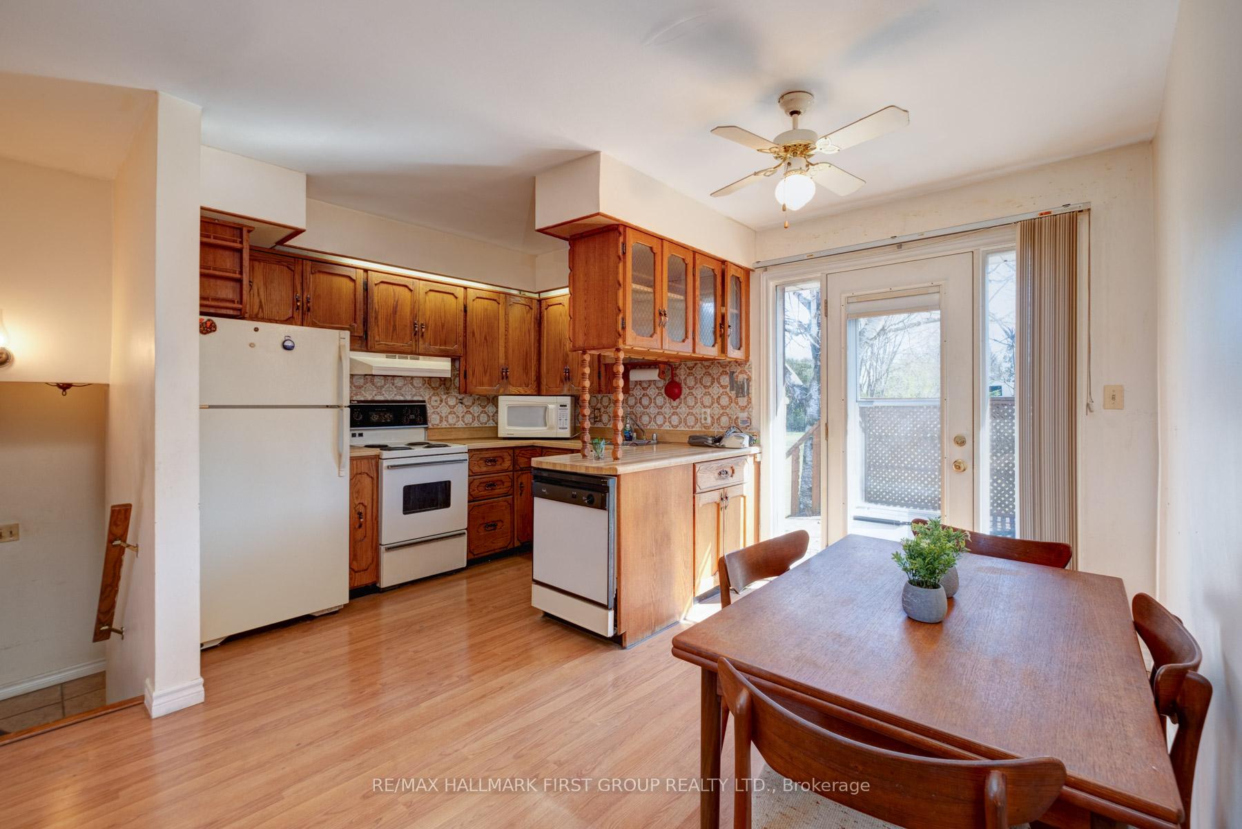 Photo 17 of 103 Elizabeth Crescent S, Whitby, Blue Grass Meadows — HOMEH