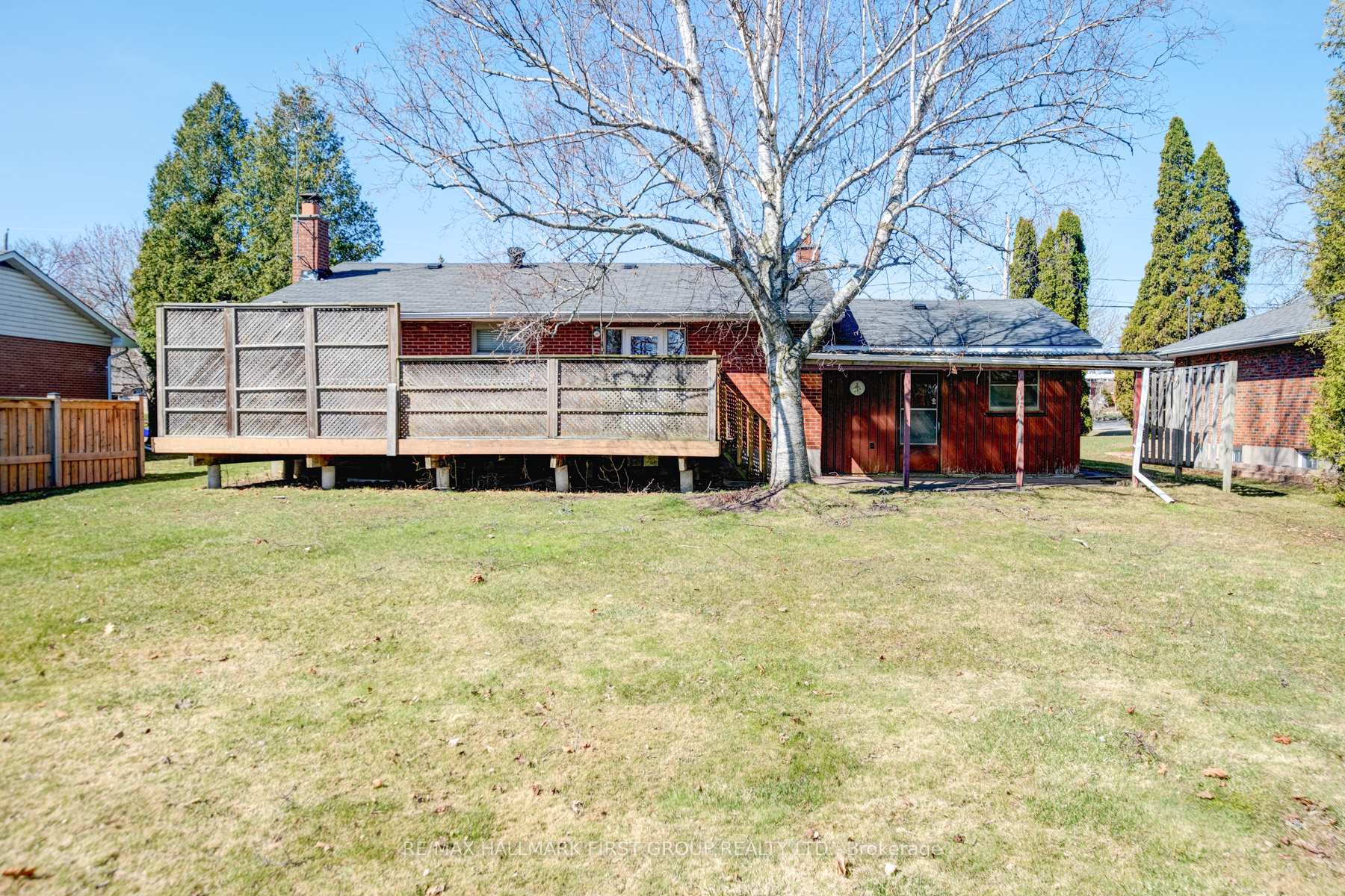 Photo 20 of 103 Elizabeth Crescent S, Whitby, Blue Grass Meadows — HOMEH