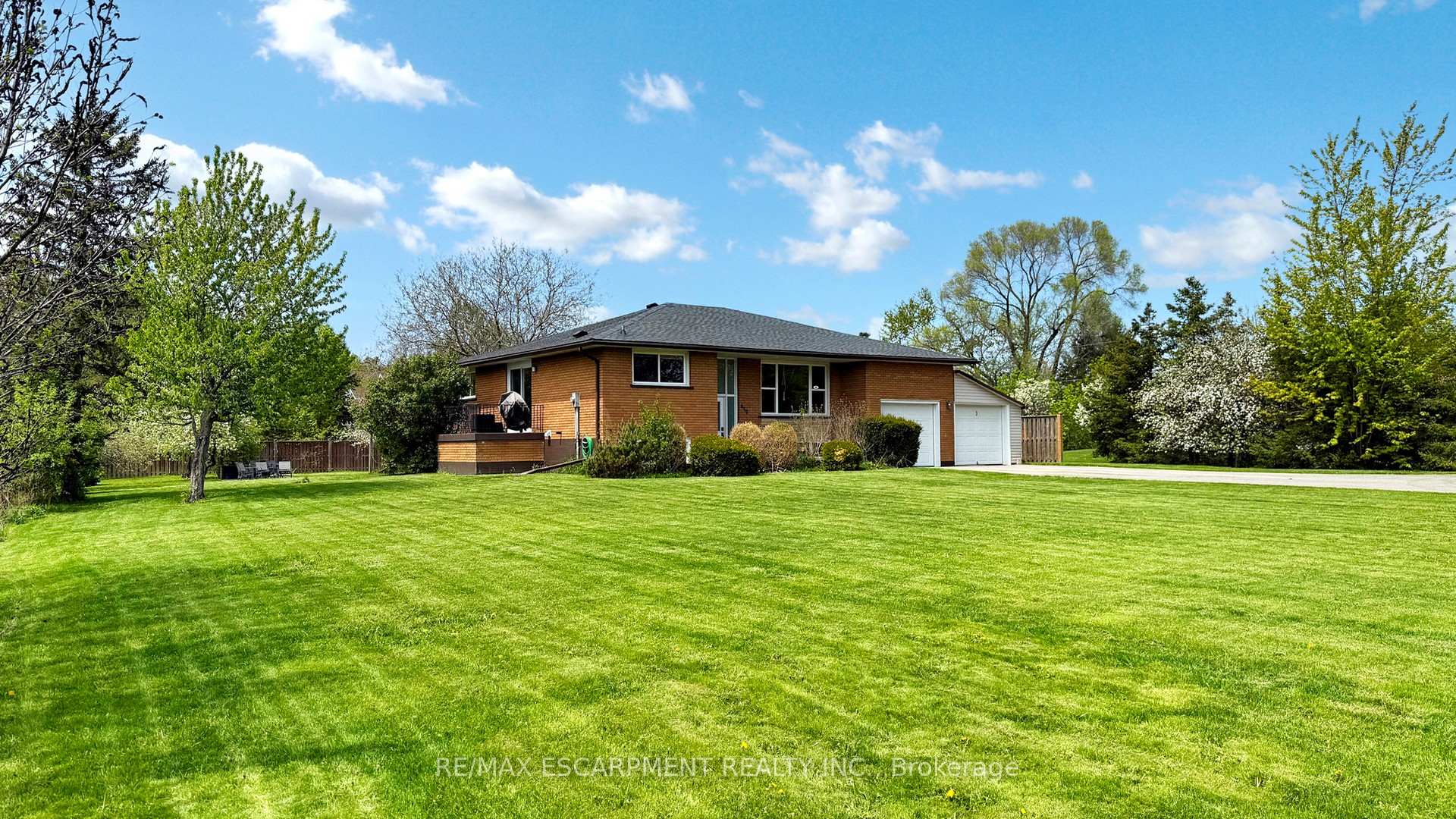 Photo 5 of 630 Trinity Church Road, Hamilton, Rural Glanbrook — HOMEH