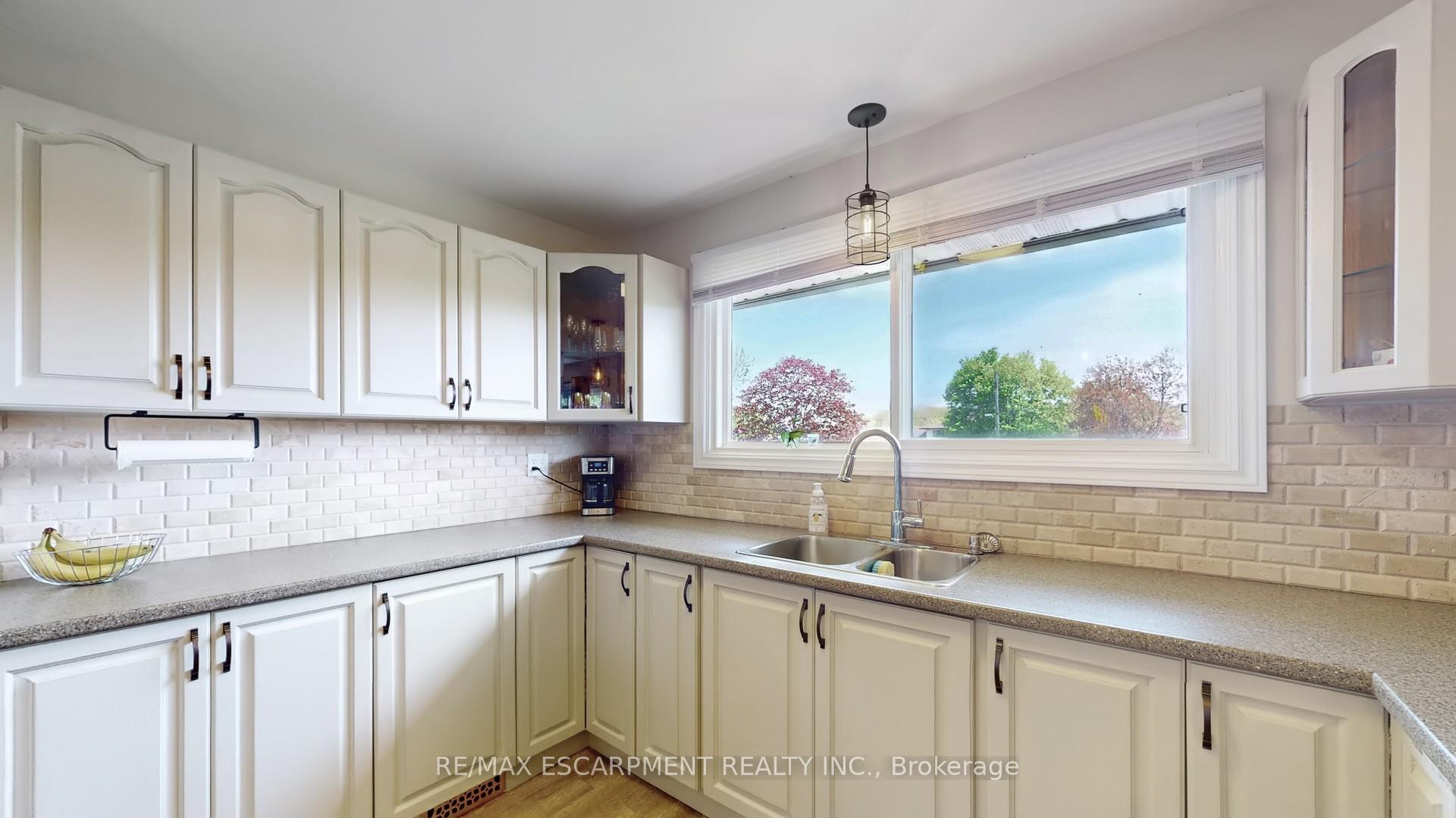 Photo 15 of 630 Trinity Church Road, Hamilton, Rural Glanbrook — HOMEH