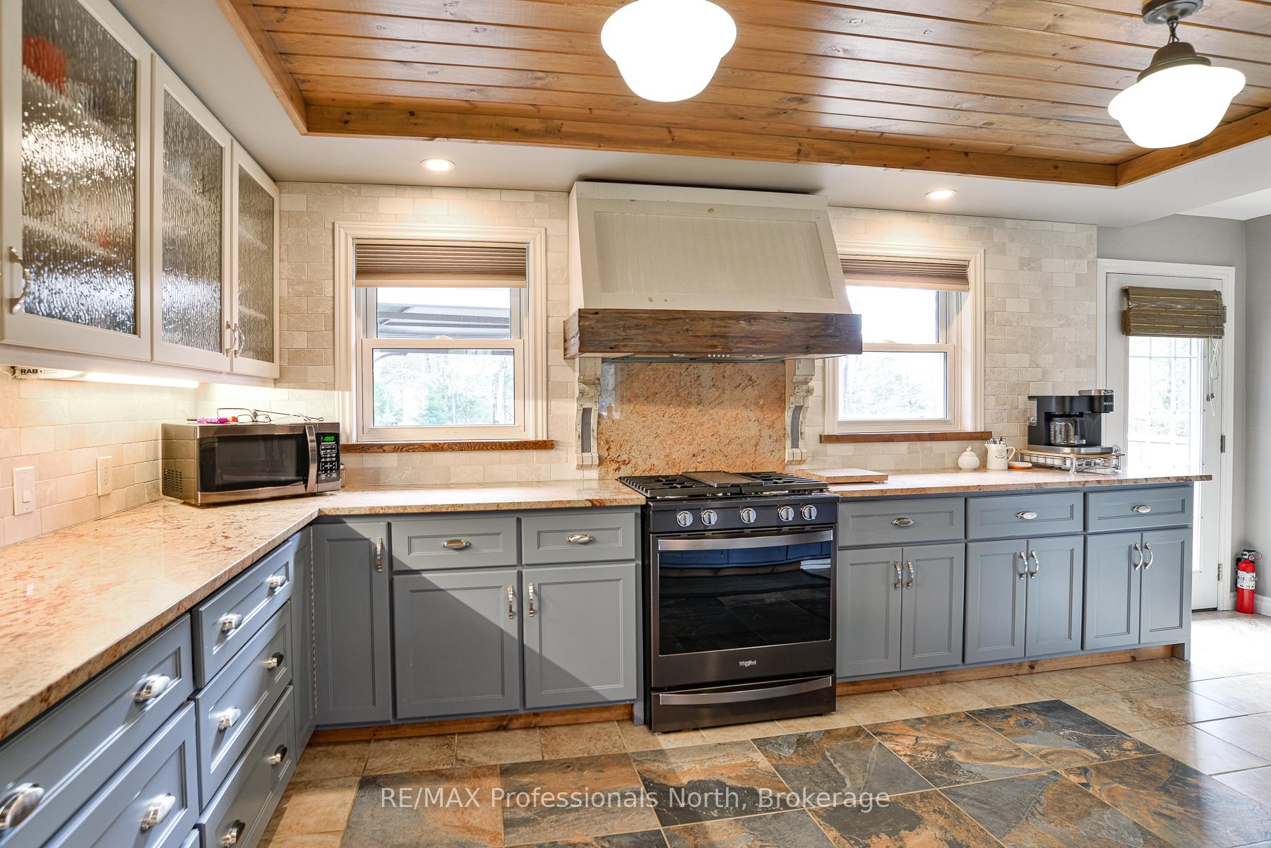 Photo 7 of 12 Kevin Crescent, Bracebridge, Monck (Bracebridge) — HOMEH