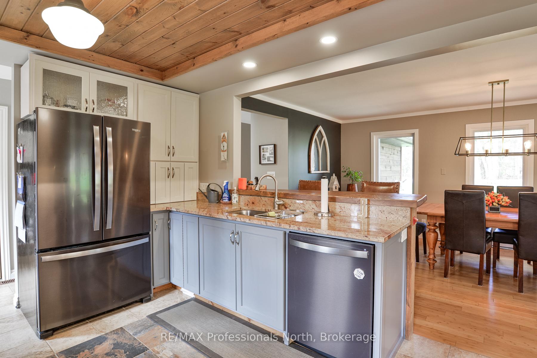 Photo 23 of 12 Kevin Crescent, Bracebridge, Monck (Bracebridge) — HOMEH