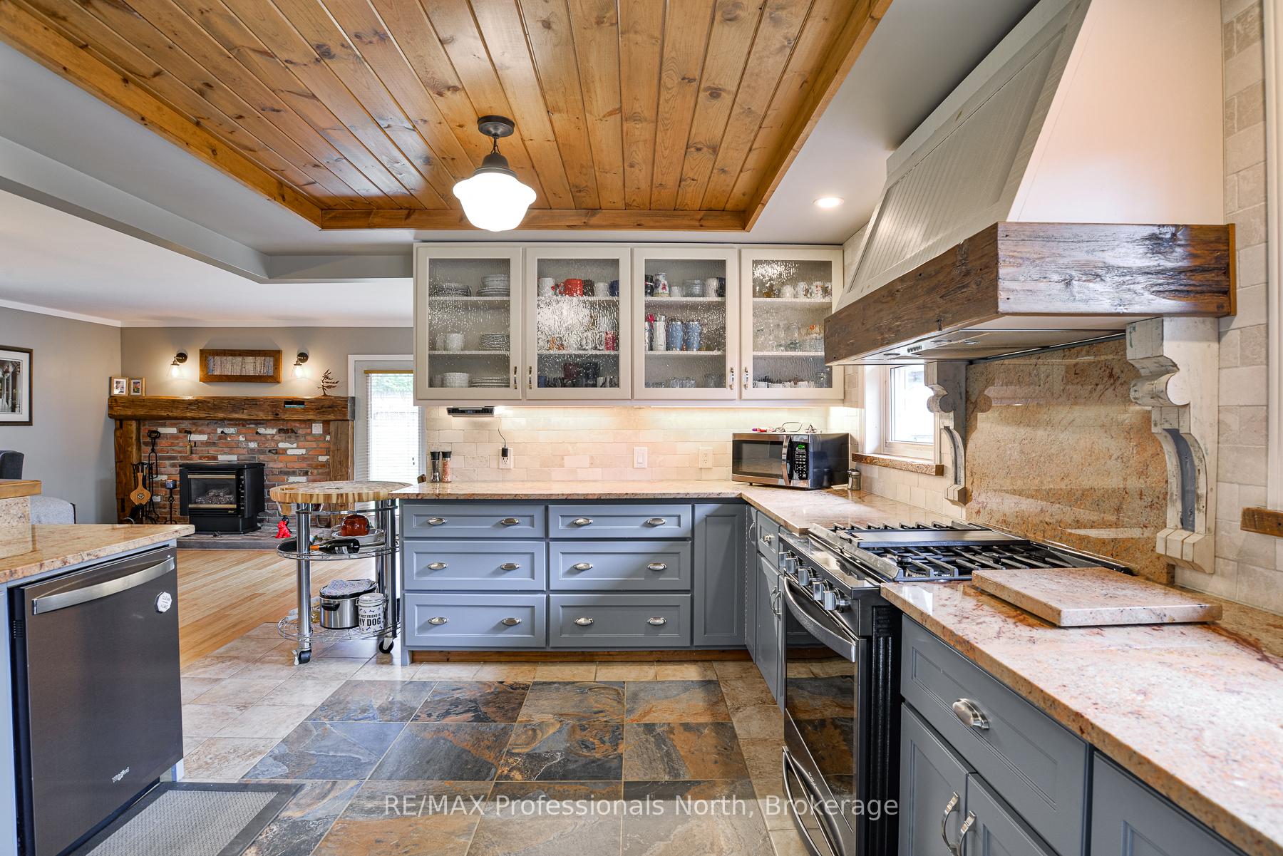 Photo 17 of 12 Kevin Crescent, Bracebridge, Monck (Bracebridge) — HOMEH
