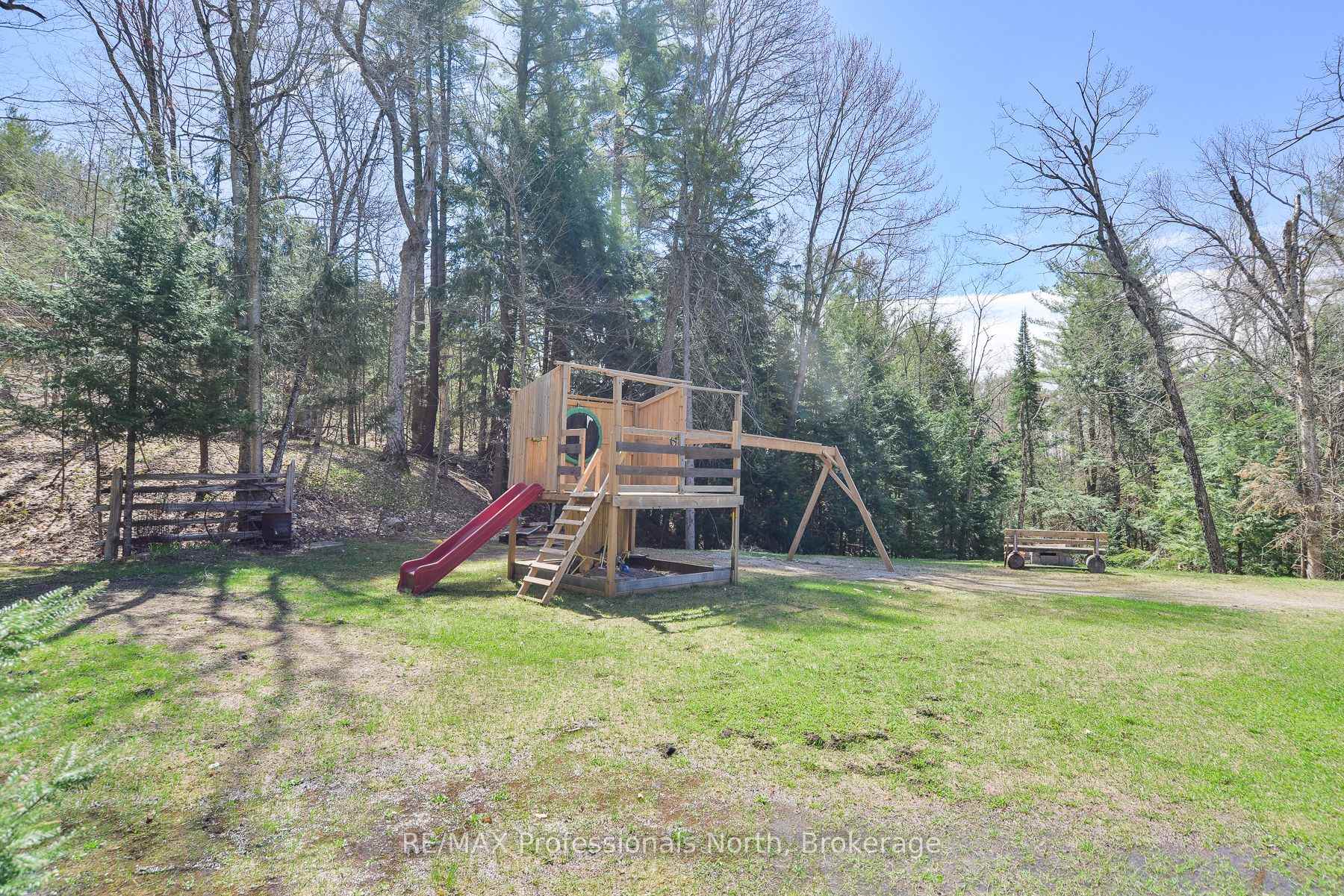 Photo 27 of 12 Kevin Crescent, Bracebridge, Monck (Bracebridge) — HOMEH