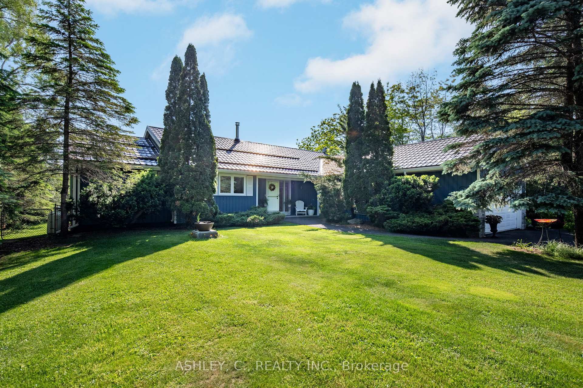 Photo 1 of 130 Duck Bay Road, Tay, Waubaushene — HOMEH