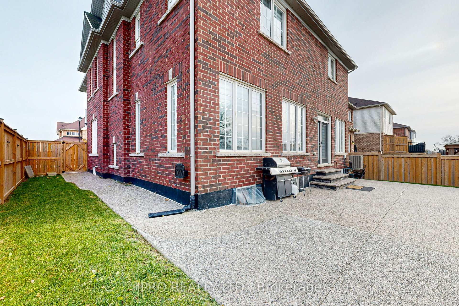 Photo 39 of 4 Brigham Avenue, Hamilton, Binbrook — HOMEH