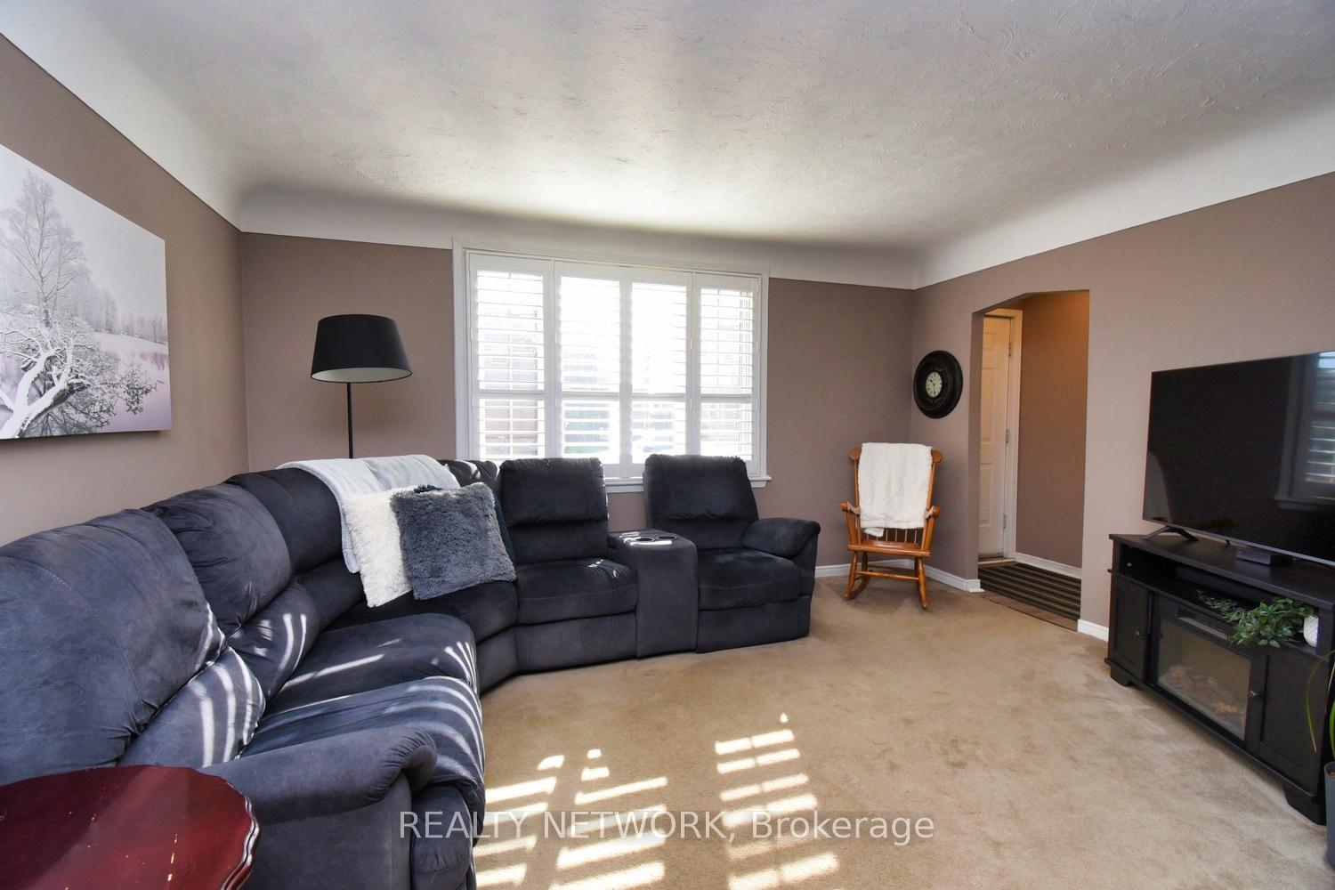 Photo 8 of 174 East 12th Street, Hamilton, Inch Park — HOMEH