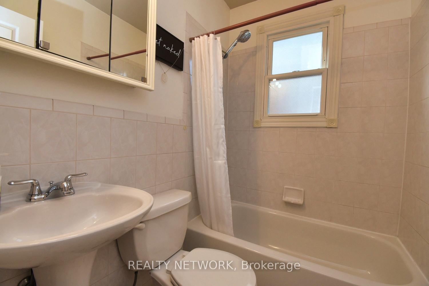 Photo 16 of 174 East 12th Street, Hamilton, Inch Park — HOMEH