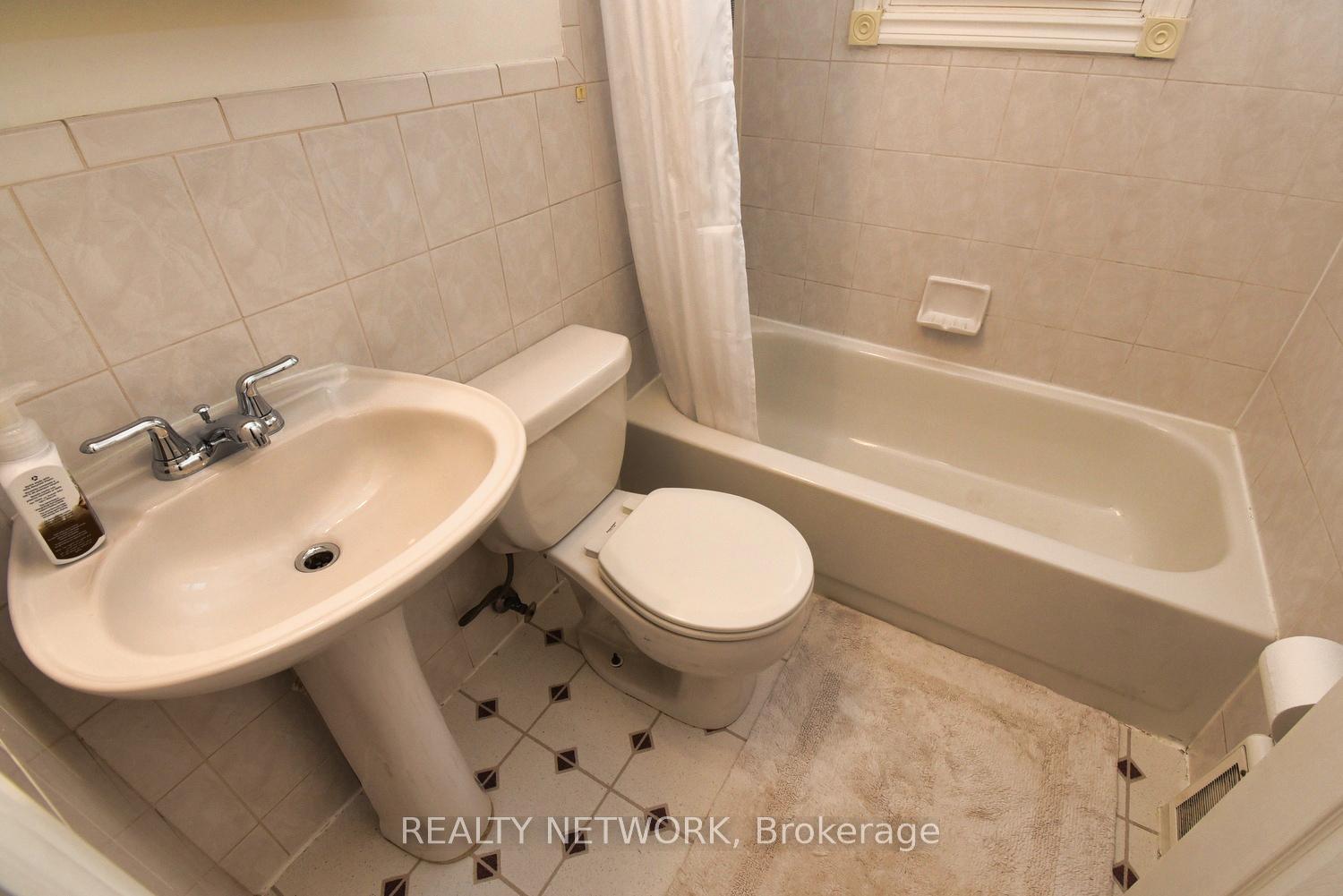 Photo 17 of 174 East 12th Street, Hamilton, Inch Park — HOMEH