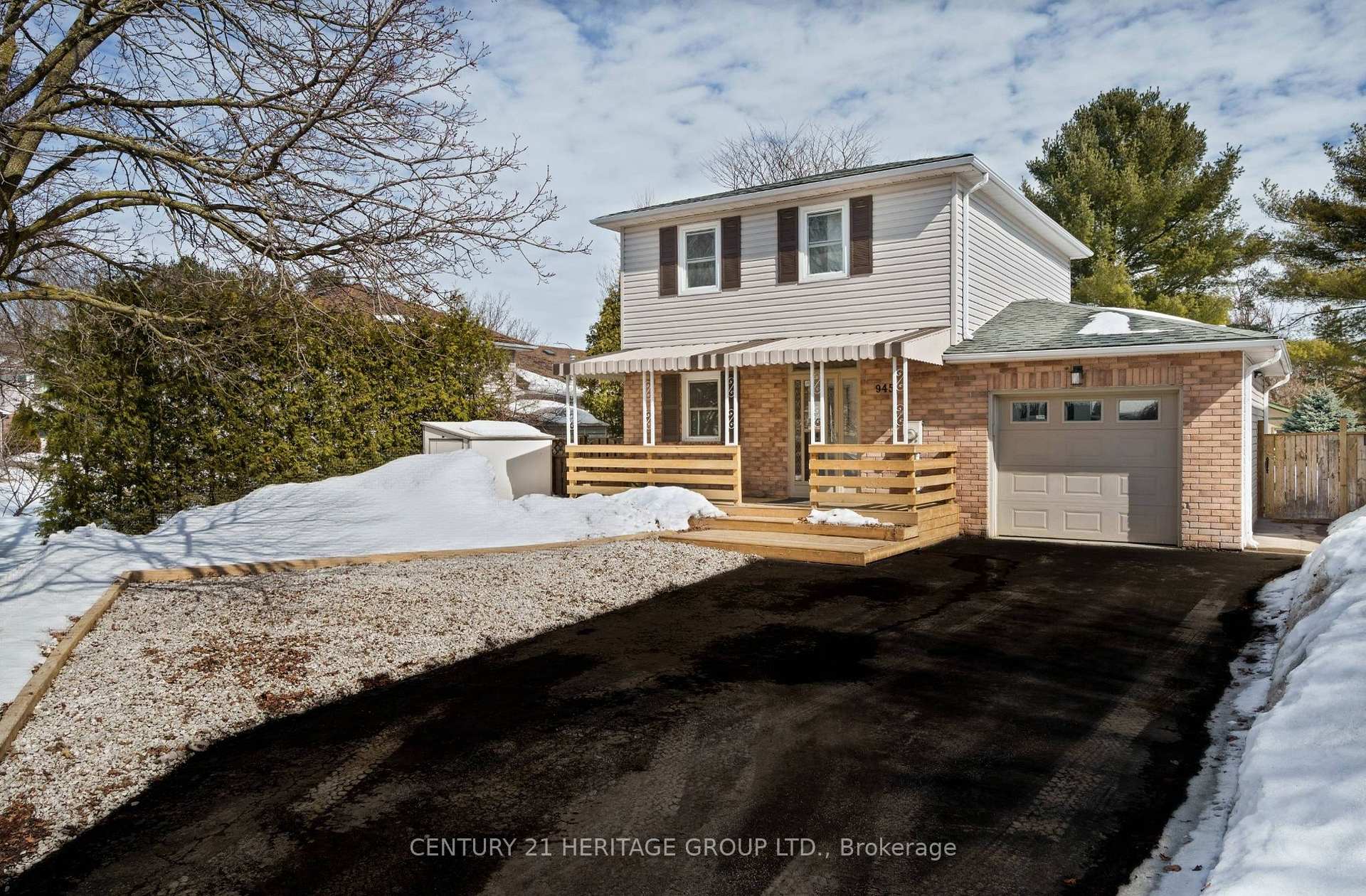 Photo 1 of 945 Vance Crescent, Innisfil, Alcona — HOMEH