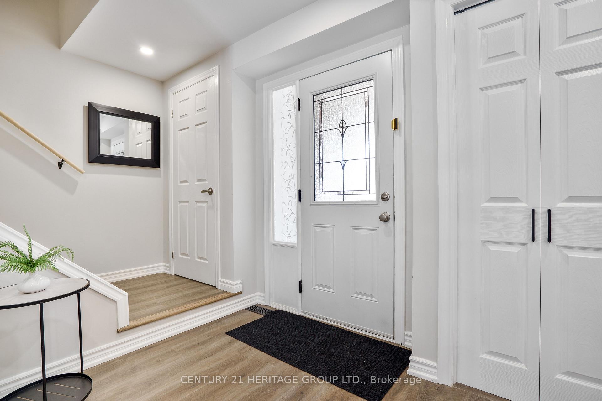 Photo 6 of 945 Vance Crescent, Innisfil, Alcona — HOMEH