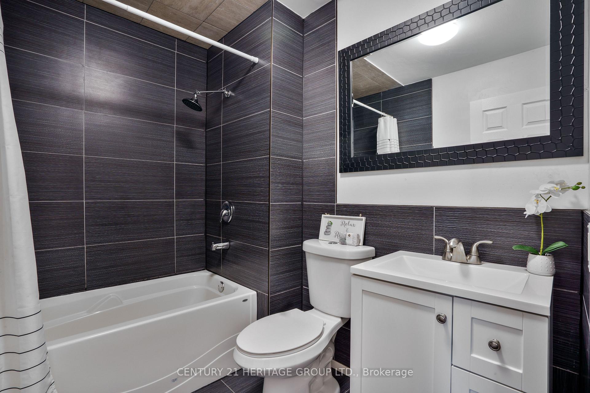Photo 10 of 945 Vance Crescent, Innisfil, Alcona — HOMEH