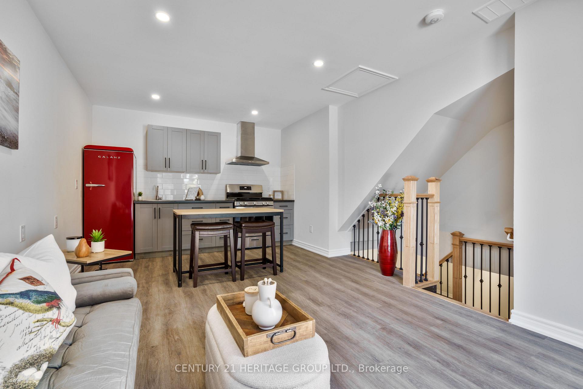 Photo 18 of 945 Vance Crescent, Innisfil, Alcona — HOMEH