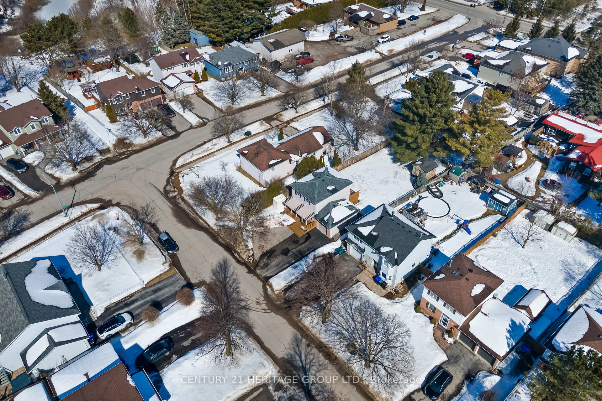 Photo 27 of 945 Vance Crescent, Innisfil, Alcona — HOMEH