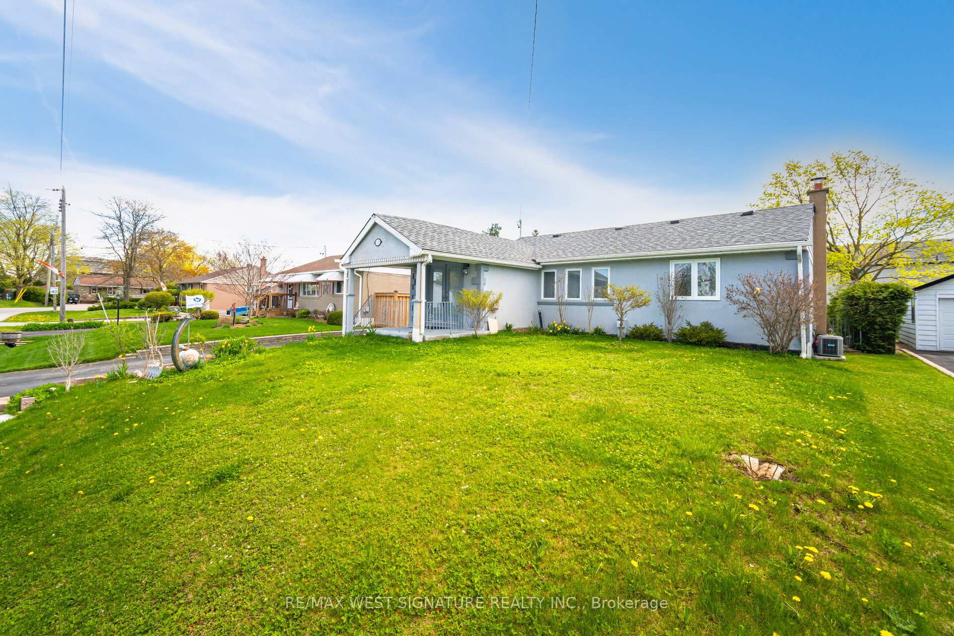 Photo 1 of 118 Martha Crescent, Caledon, Bolton West — HOMEH