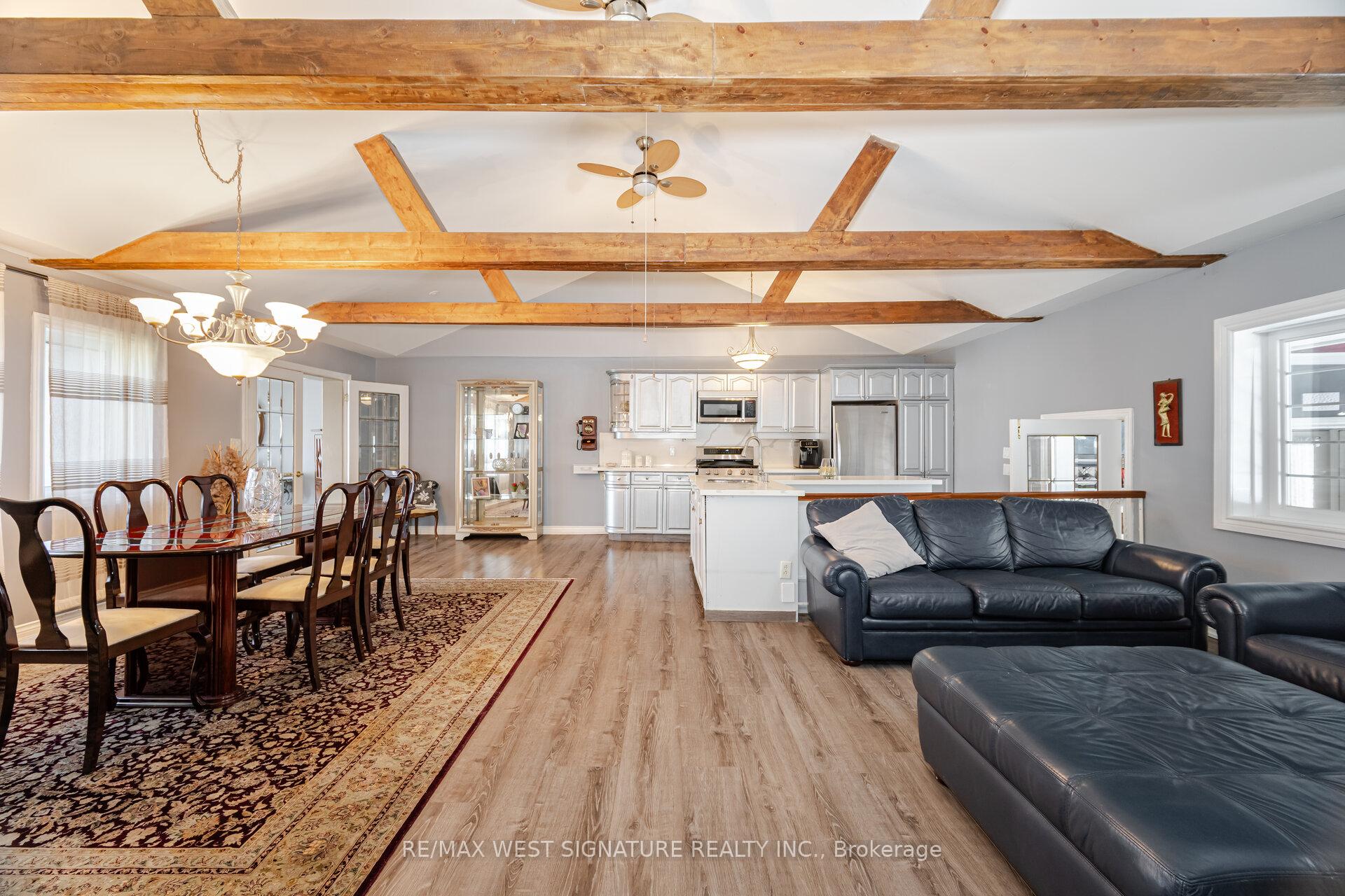 Photo 11 of 118 Martha Crescent, Caledon, Bolton West — HOMEH