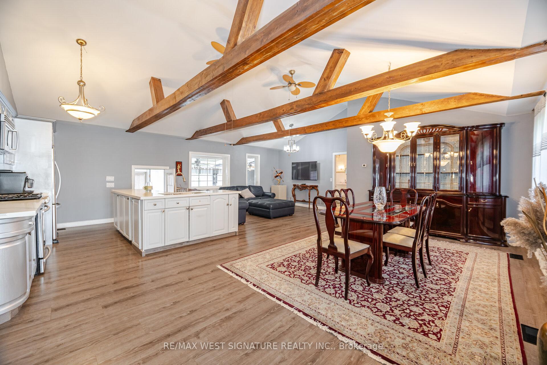 Photo 7 of 118 Martha Crescent, Caledon, Bolton West — HOMEH