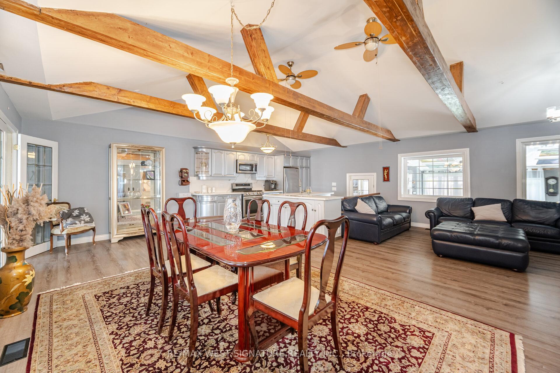 Photo 4 of 118 Martha Crescent, Caledon, Bolton West — HOMEH