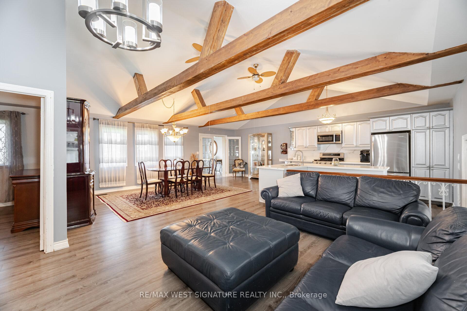 Photo 12 of 118 Martha Crescent, Caledon, Bolton West — HOMEH