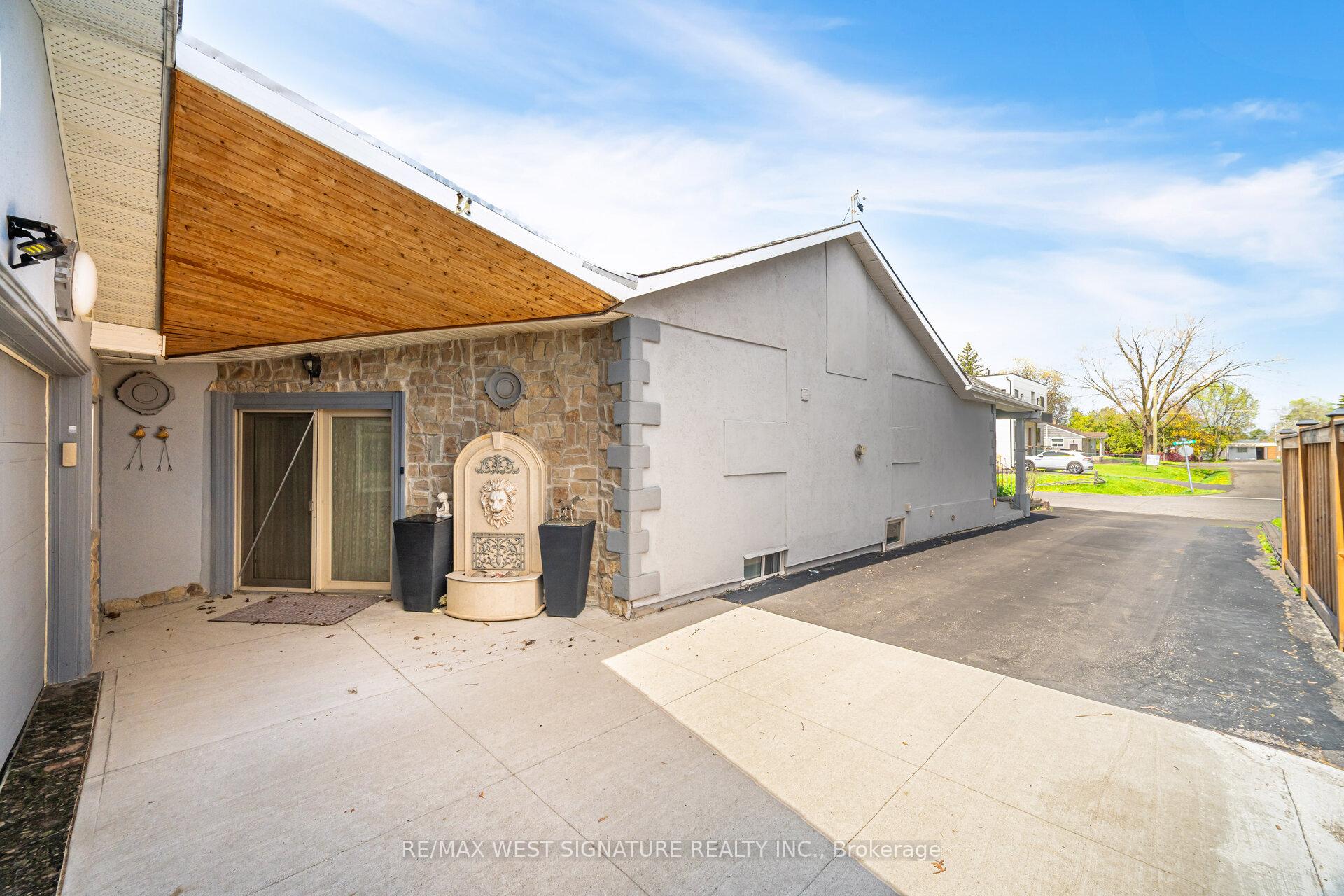 Photo 21 of 118 Martha Crescent, Caledon, Bolton West — HOMEH