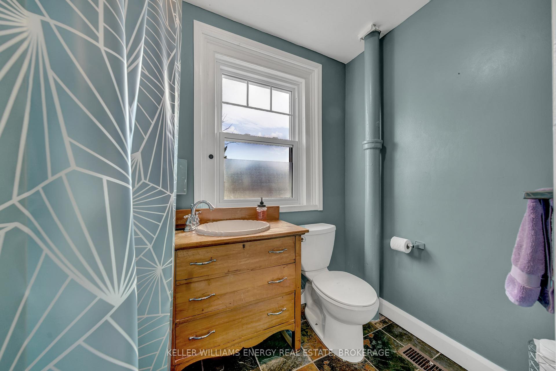Photo 33 of 55 Alexander Street, Belleville, Belleville Ward — HOMEH