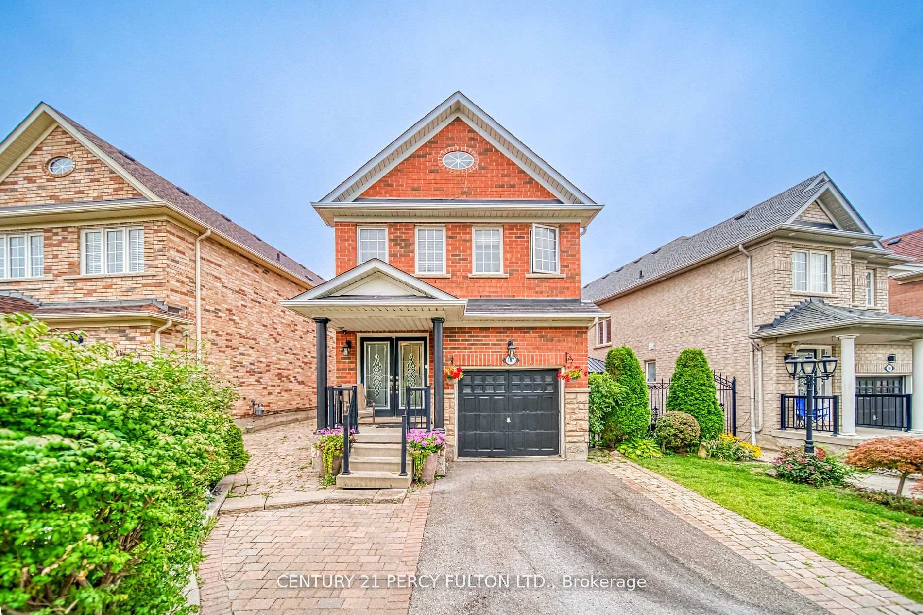 Front of 107 Venice Gate Drive