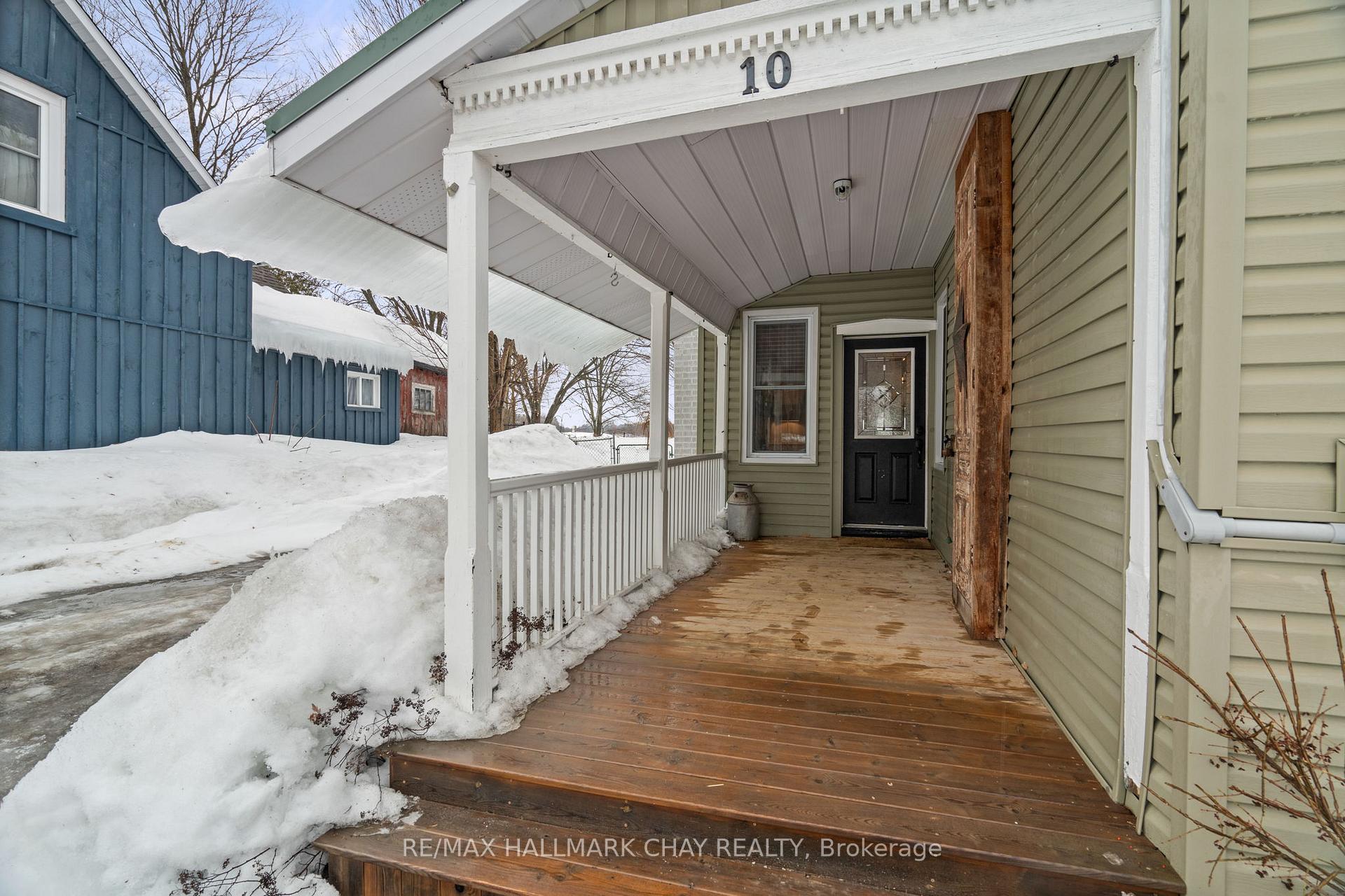 Photo 3 of 10 Albert Street E, Springwater, Hillsdale — HOMEH