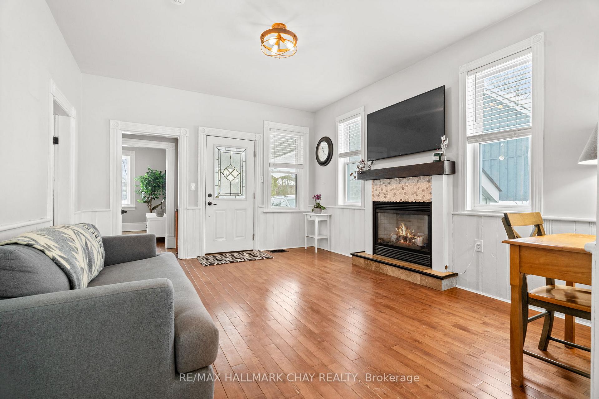 Photo 10 of 10 Albert Street E, Springwater, Hillsdale — HOMEH