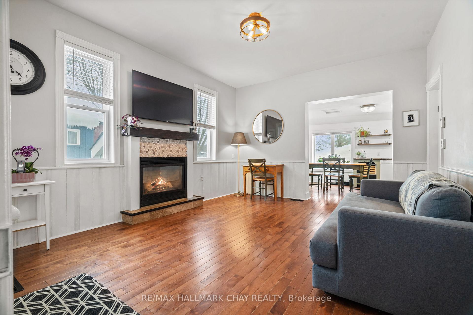 Photo 2 of 10 Albert Street E, Springwater, Hillsdale — HOMEH