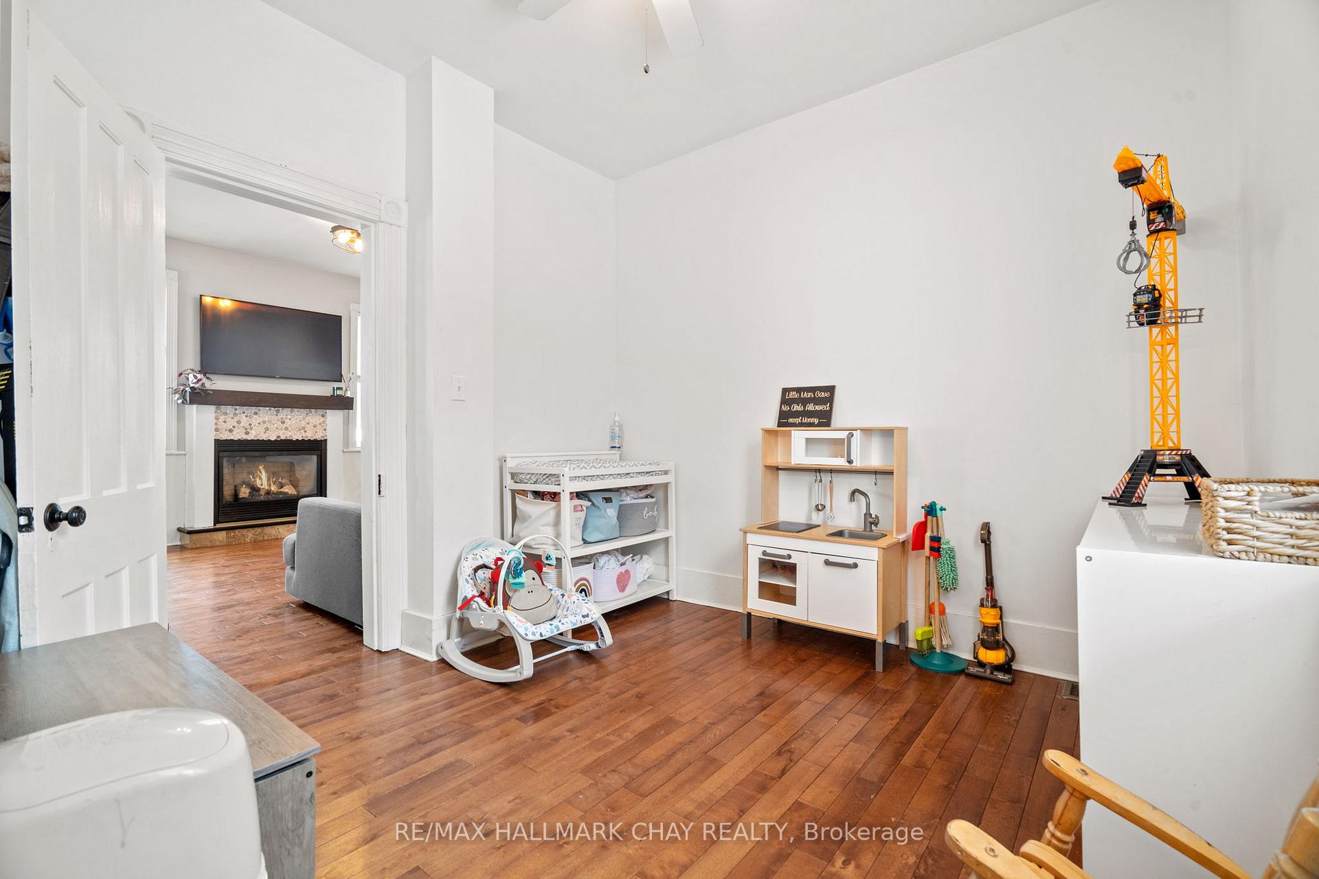 Photo 12 of 10 Albert Street E, Springwater, Hillsdale — HOMEH