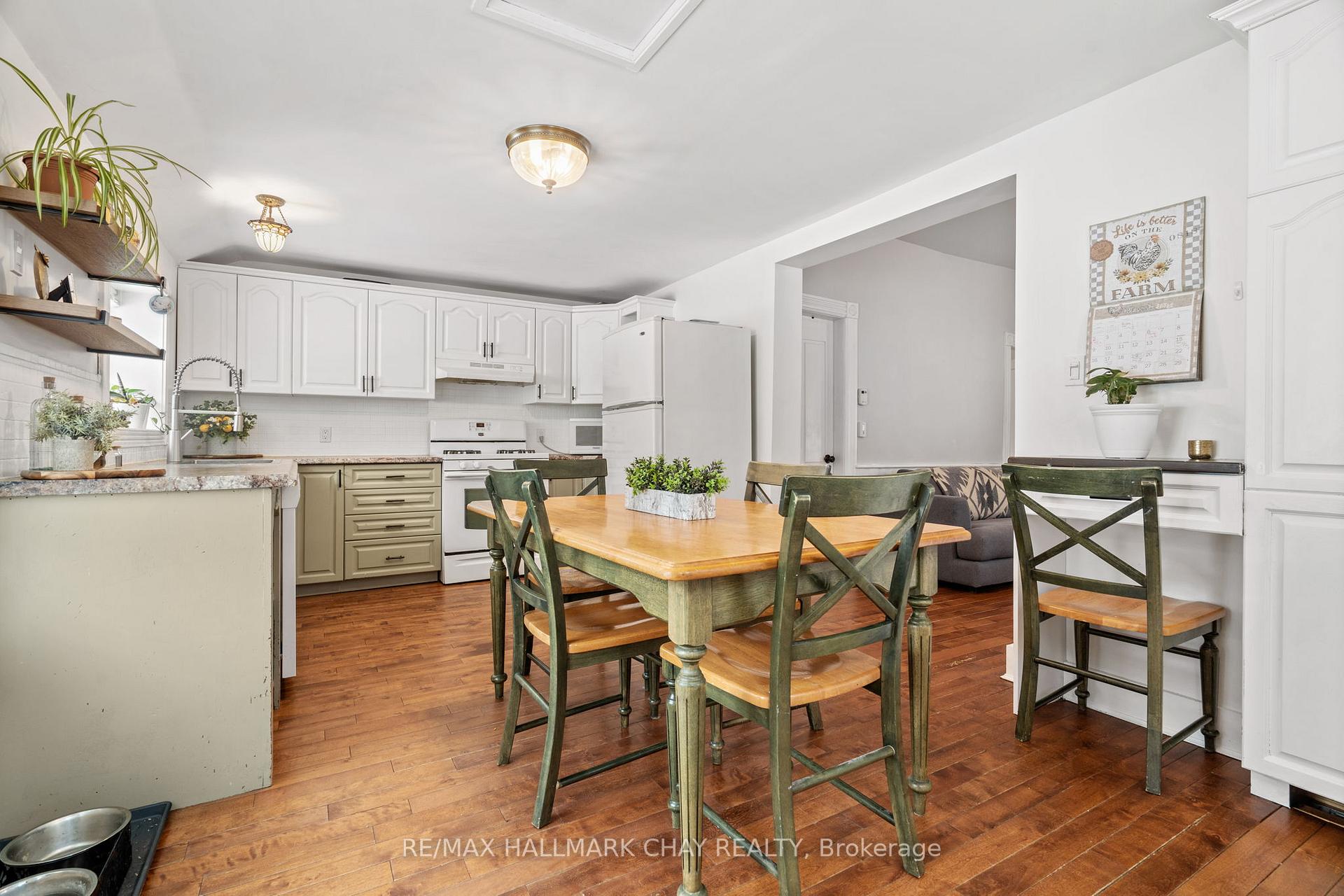 Photo 18 of 10 Albert Street E, Springwater, Hillsdale — HOMEH
