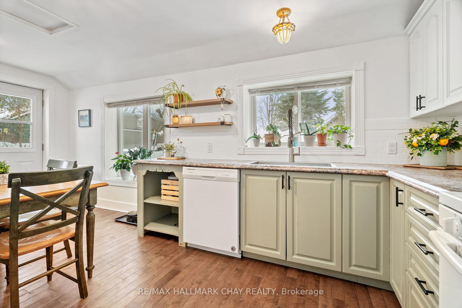 Photo 13 of 10 Albert Street E, Springwater, Hillsdale — HOMEH