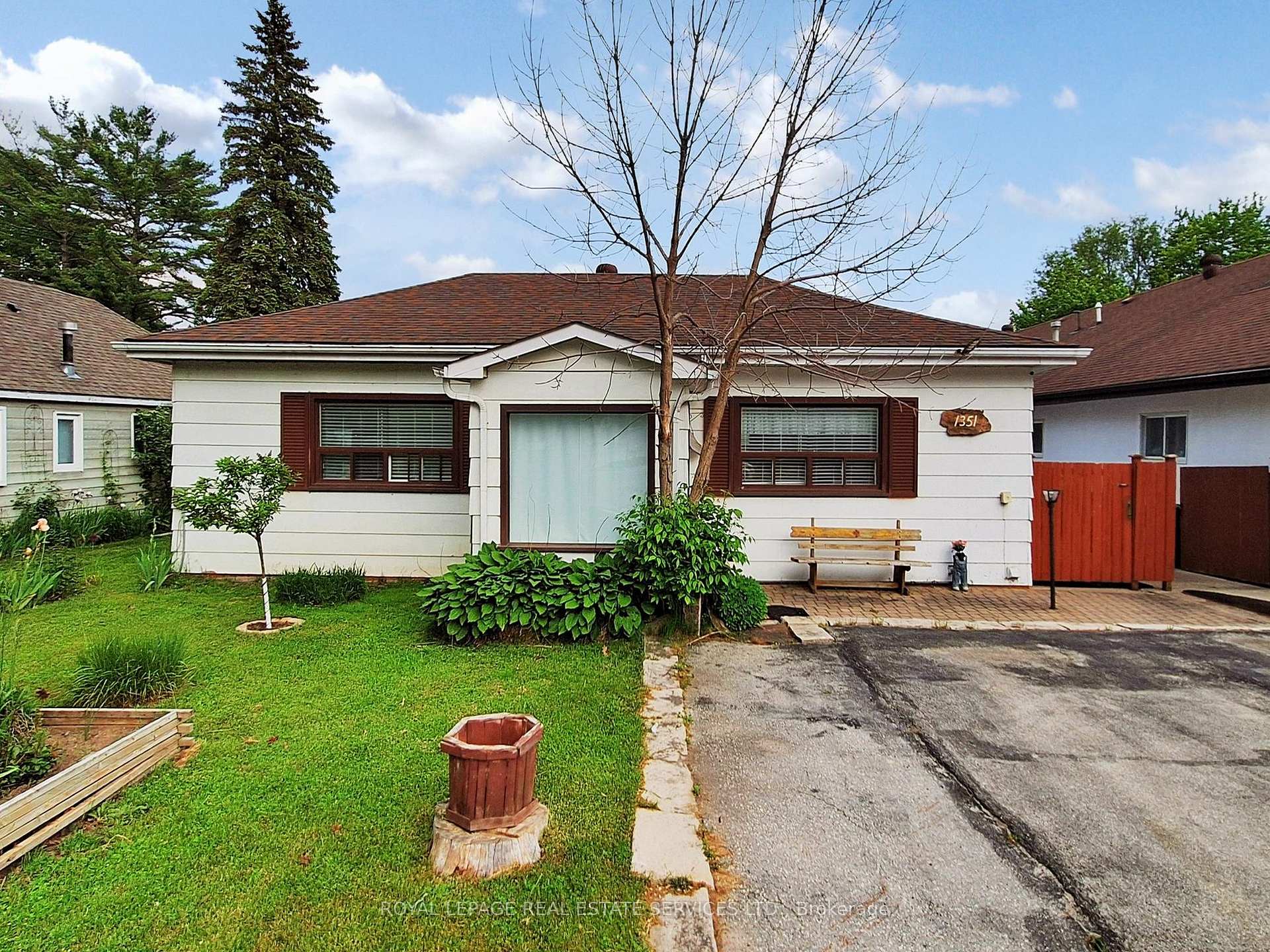 Photo 3 of 1351 Mosley Street, Wasaga Beach — HOMEH