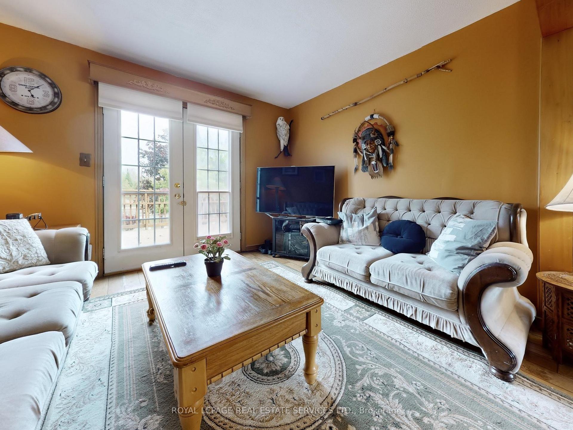 Photo 6 of 1351 Mosley Street, Wasaga Beach — HOMEH