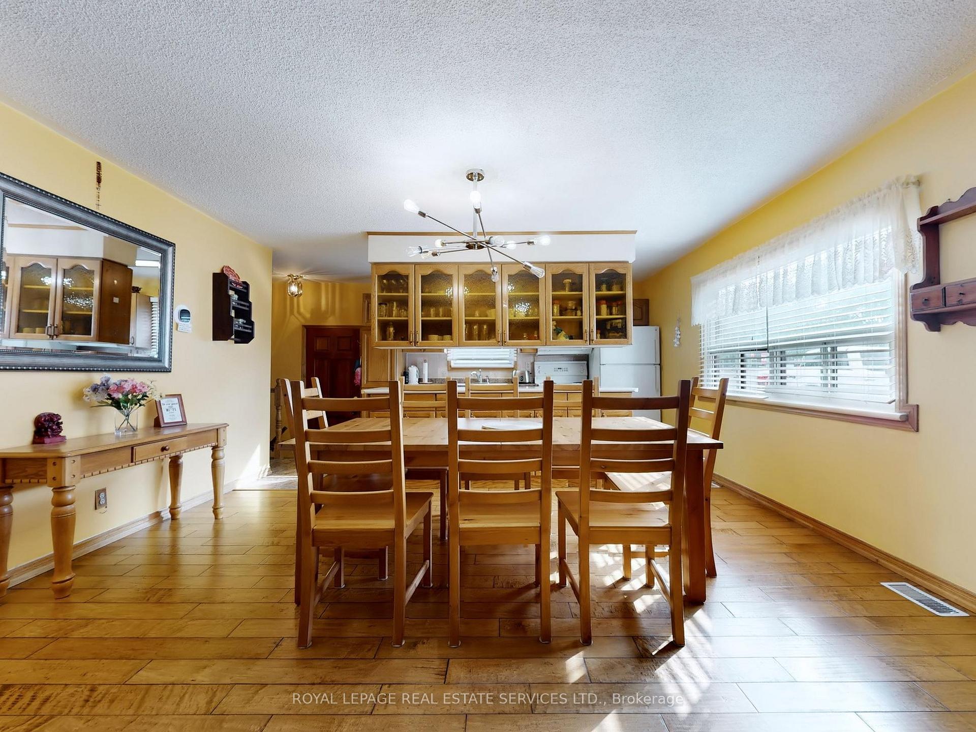 Photo 8 of 1351 Mosley Street, Wasaga Beach — HOMEH